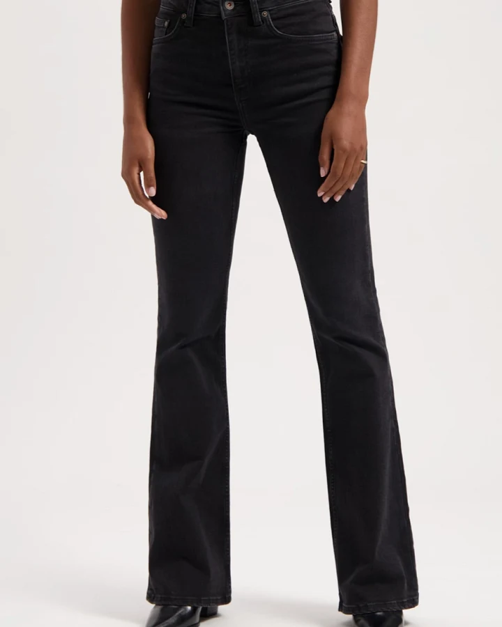 Kuyichi Damen vegan Jeans Flared Lisette Schwarz