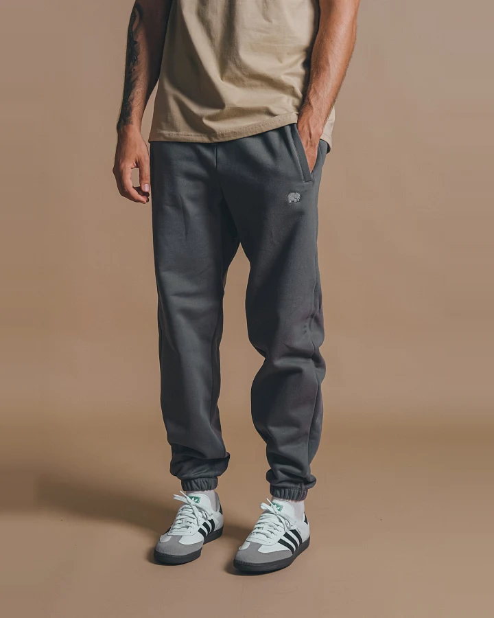 Trendsplant Herren vegan Sweatpants Essential Thunderstorm Dunkelgrau