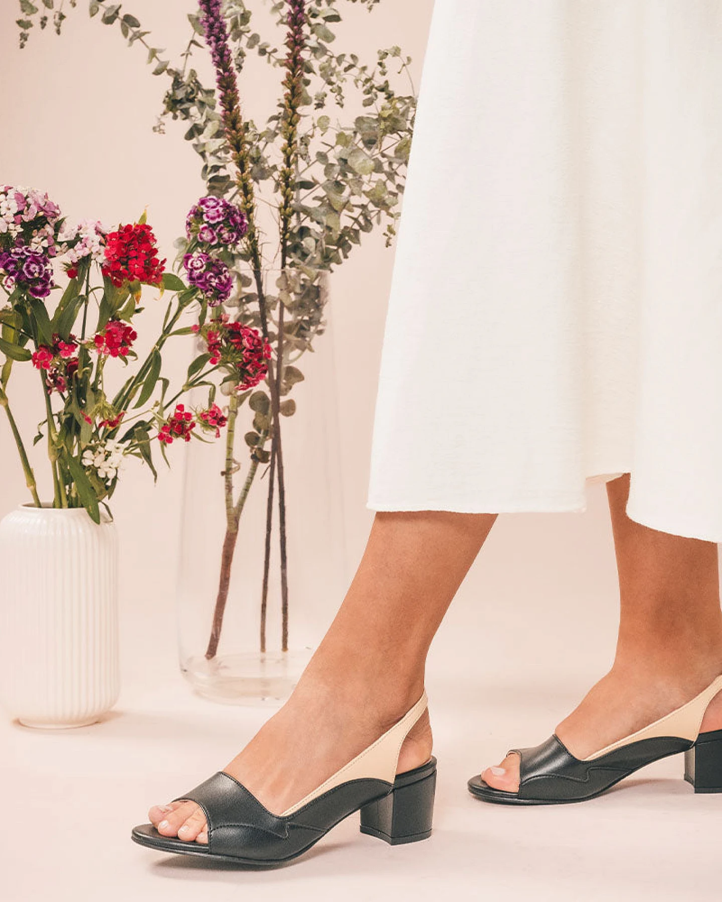 NAE Damen vegan Sandalen Mara Veganes Öko-Leder Beige/Schwarz – Ansicht 2