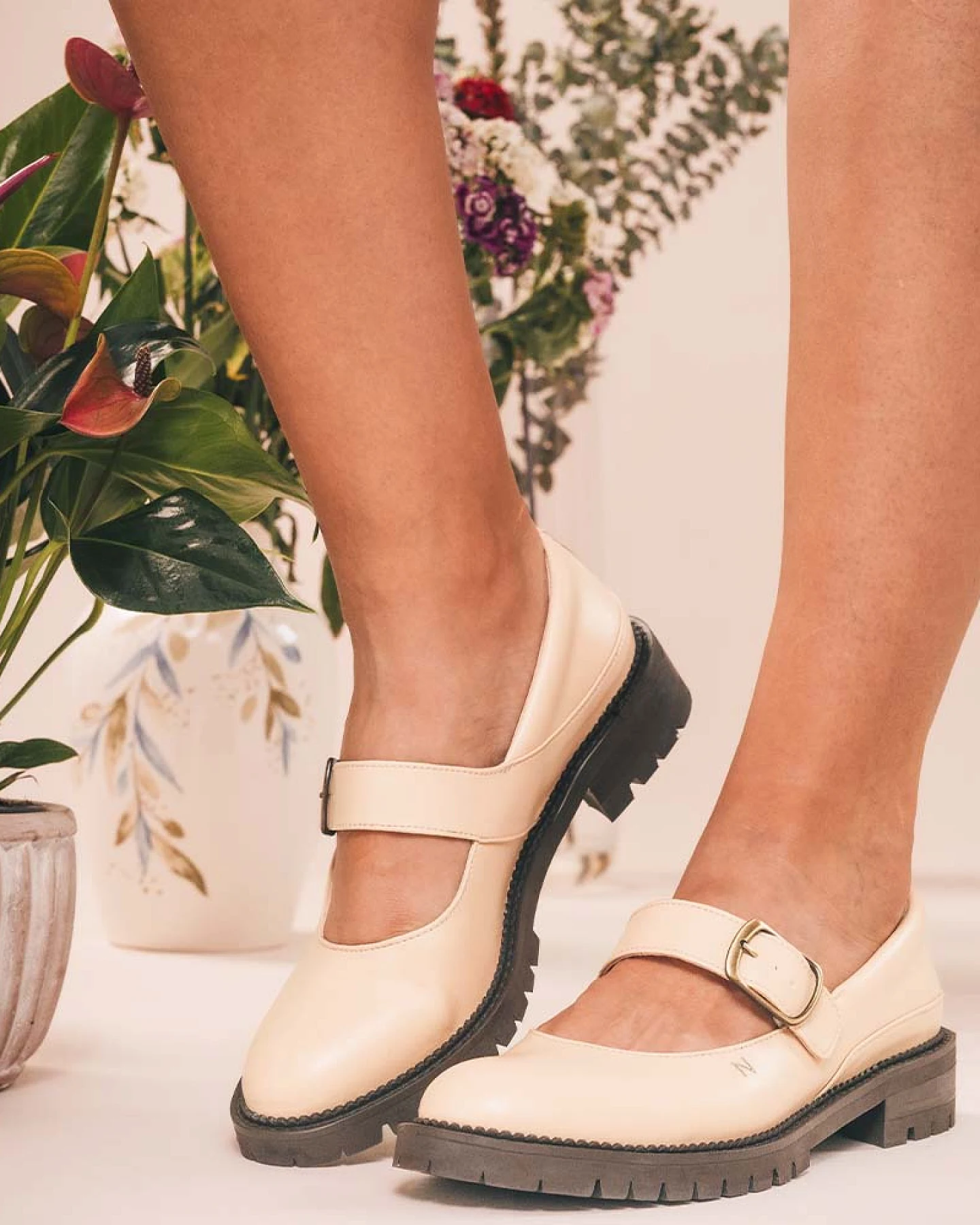 NAE Damen vegan Slipper Emisa Veganes Öko-Leder Beige – Ansicht 2