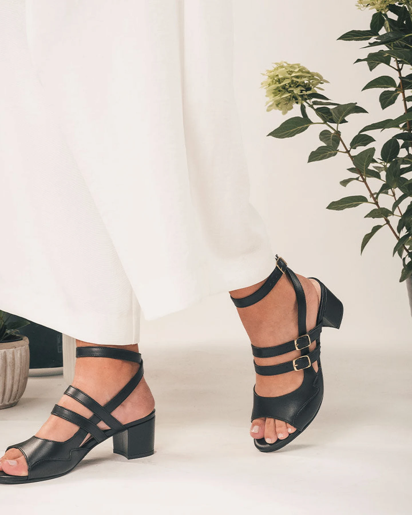 NAE Damen vegan Sandalen Devan Veganes Öko-Leder Schwarz – Ansicht 2