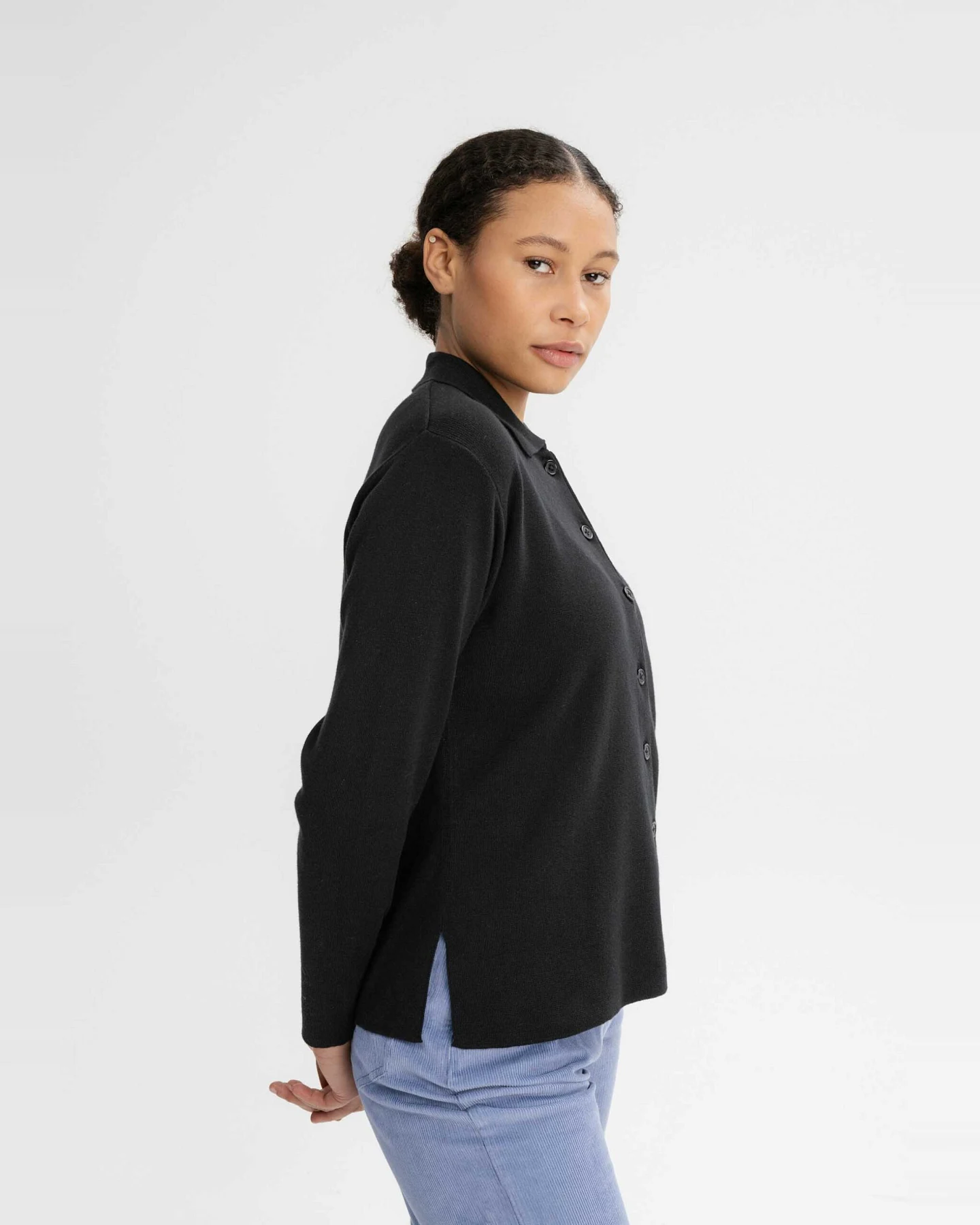MELA Damen vegan Strickjacke Feinstrick Ulupi Schwarz – Ansicht 2