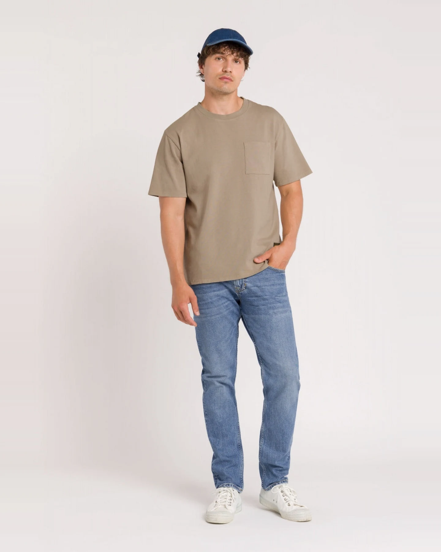 Kings of Indigo Herren vegan Jeans Charles Sander Mid Washed Blau – Ansicht 2