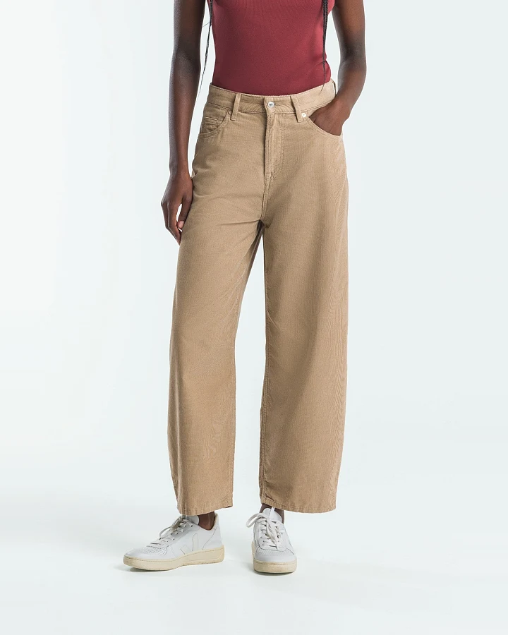 Kings of Indigo Damen vegan Cropped Jeans Unisex Leila Silver Mink Beige
