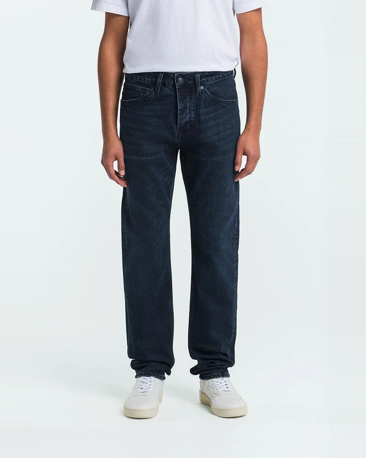Kings of Indigo Herren vegan Jeans Addo Xavier Washed Blau Schwarz