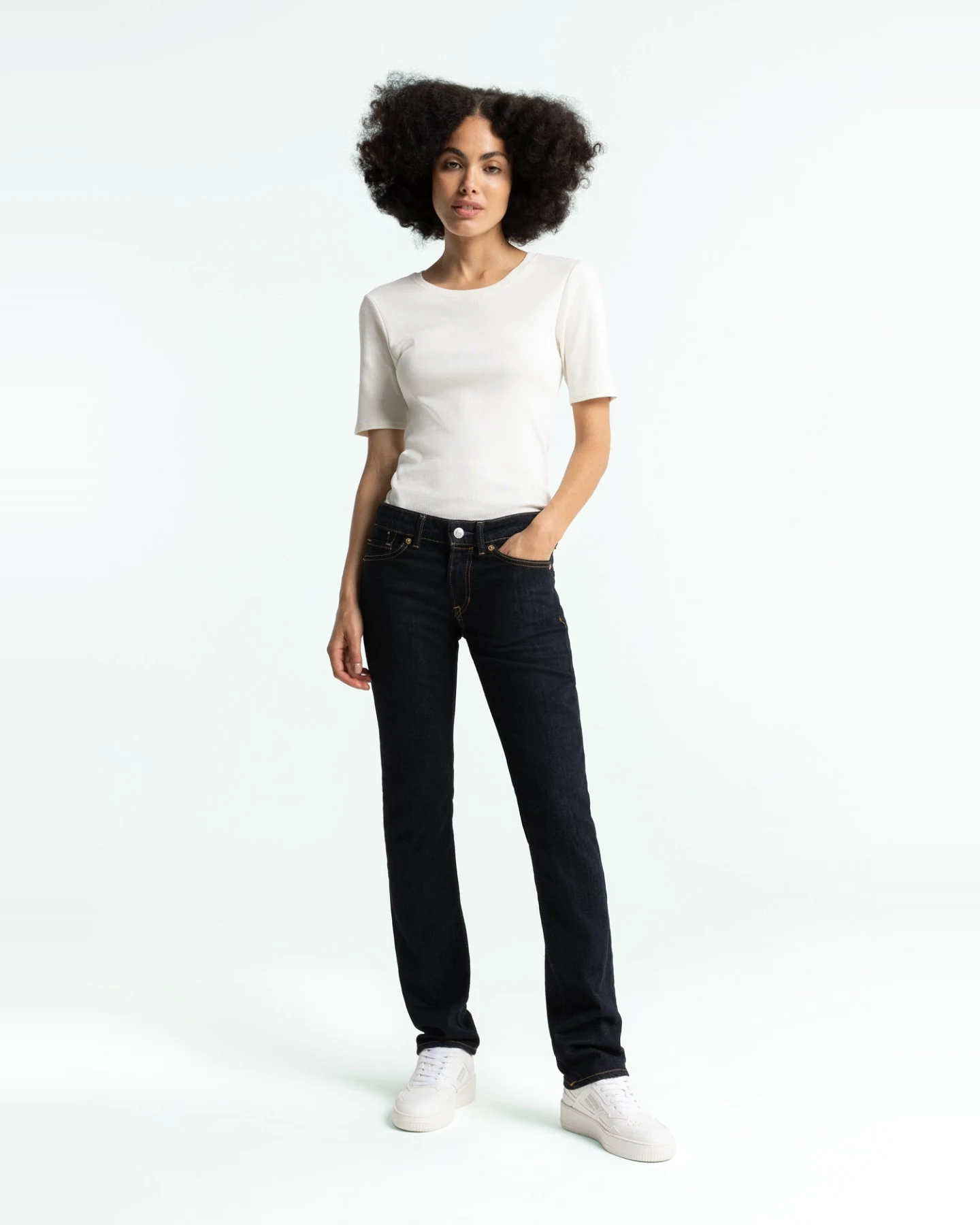 Kings of Indigo Damen vegan Jeans Emi Journey Rinse Navy – Ansicht 2