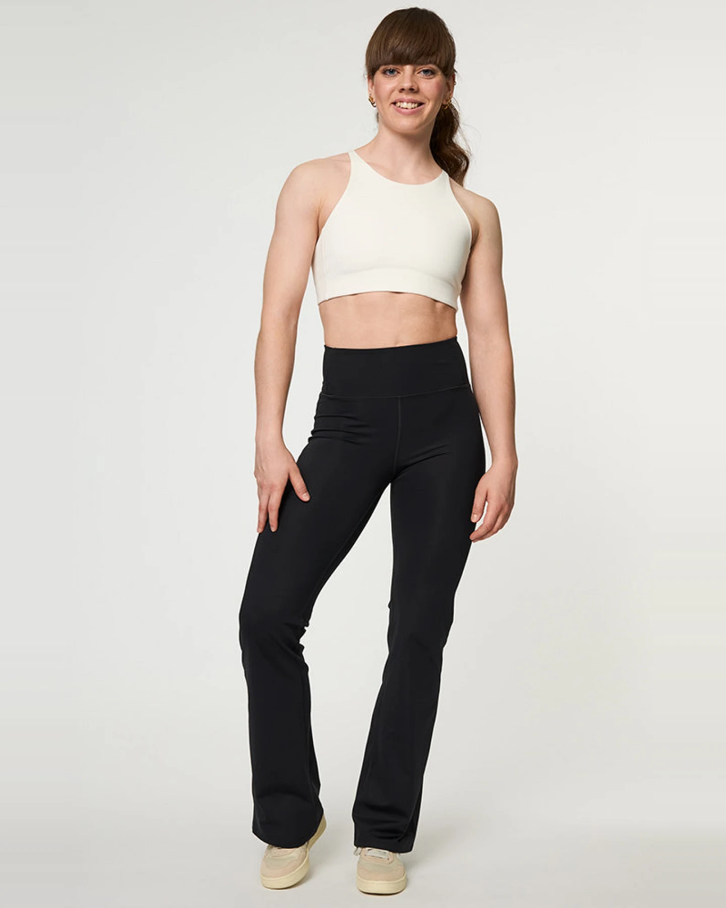 Girlfriend Collective Damen vegan Flared Legging Compressive High-Rise Schwarz – Ansicht 2