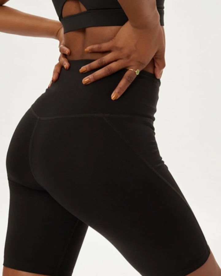 Girlfriend Collective Damen vegan Biker Shorts Komprimierend High-Rise Schwarz
