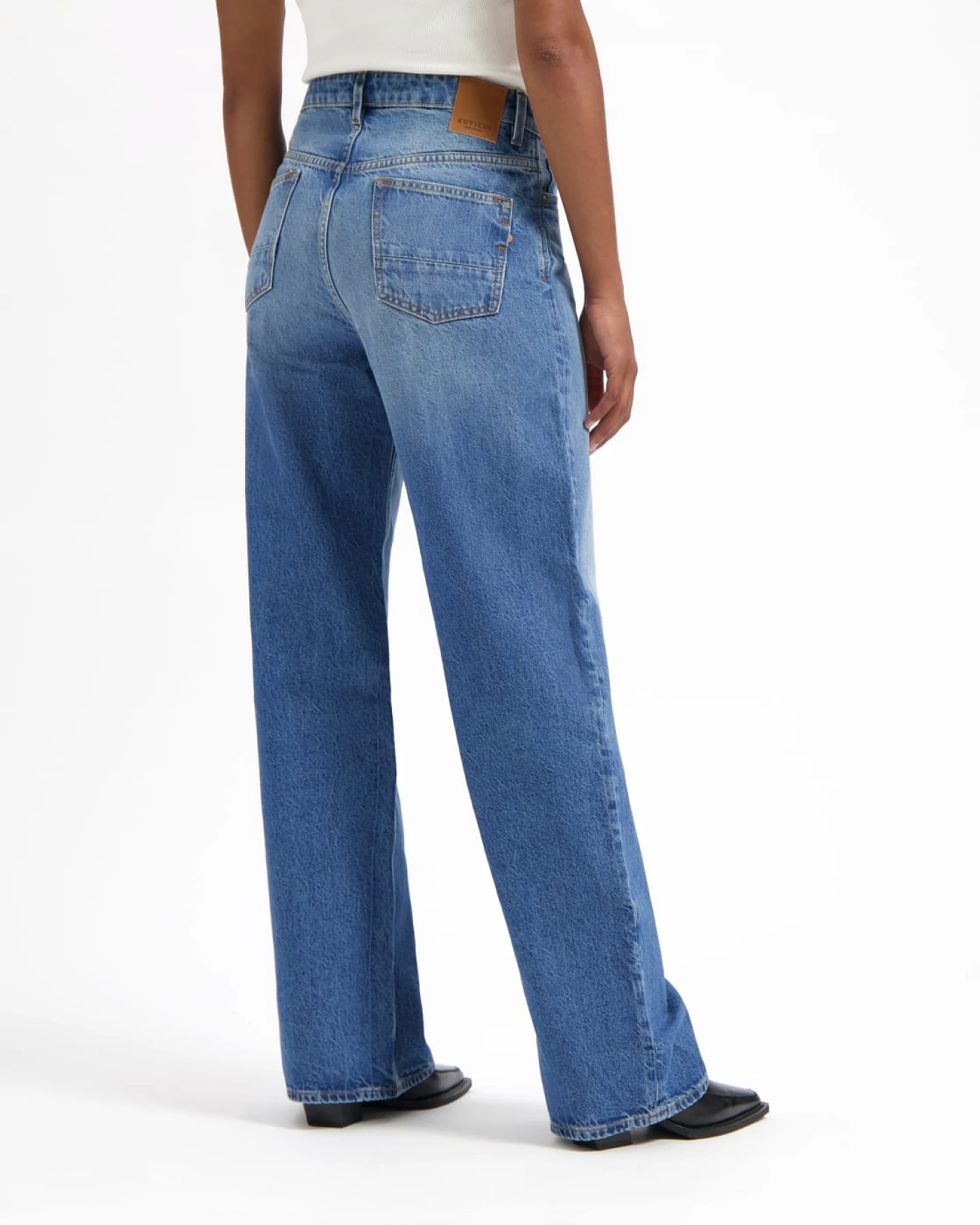 Kuyichi Damen vegan Jeans Lose Schlaghose Harper Rosebowl Blau – Ansicht 2