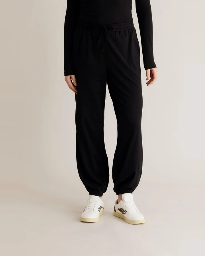 KOMODO Damen vegan Jogger Teresa Schwarz