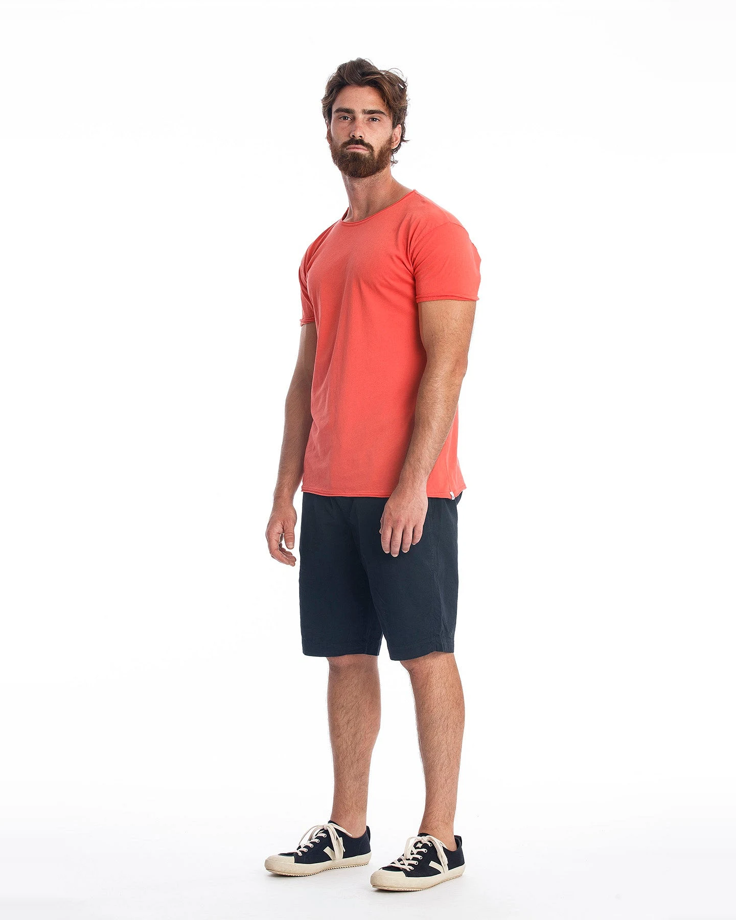 RAVENS VIEW IBIZA Herren vegan T-Shirt Runder Wilder Ausschnitt Radiant Red – Ansicht 2