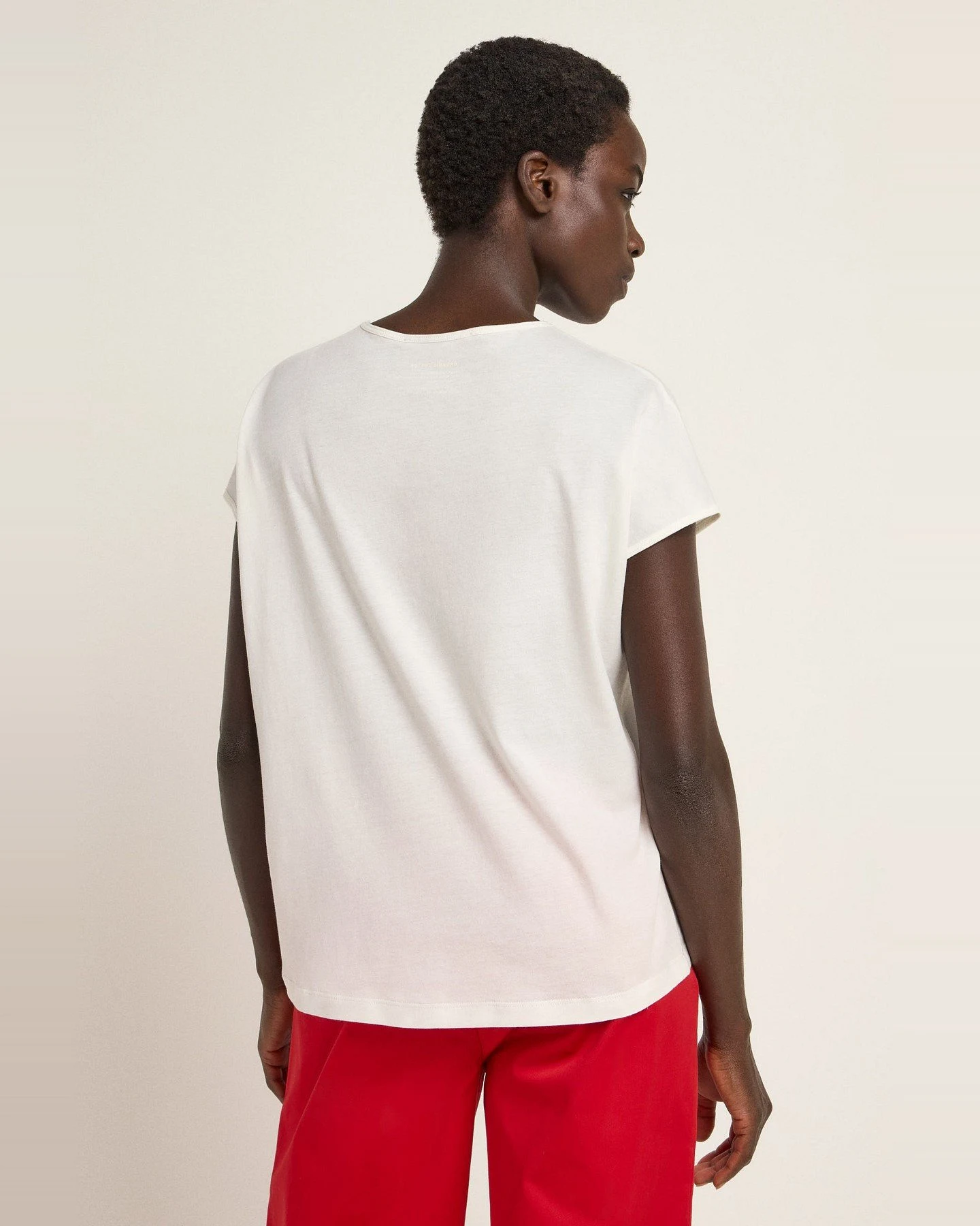 T-Shirt mit überschnittener Schulter – Ansicht 5