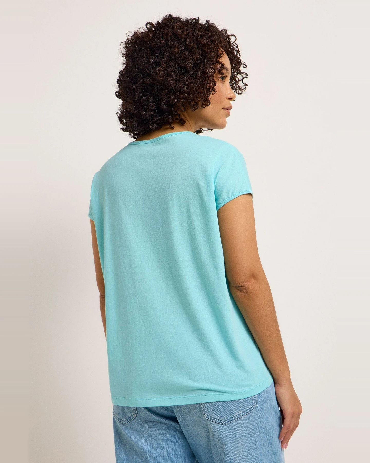 T-Shirt mit überschnittener Schulter – Ansicht 4