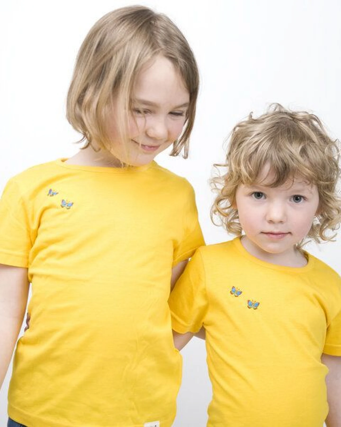 Kleine Freunde® - 3FREUNDE T-Shirt Schmetterlinge Stickerei – Ansicht 2