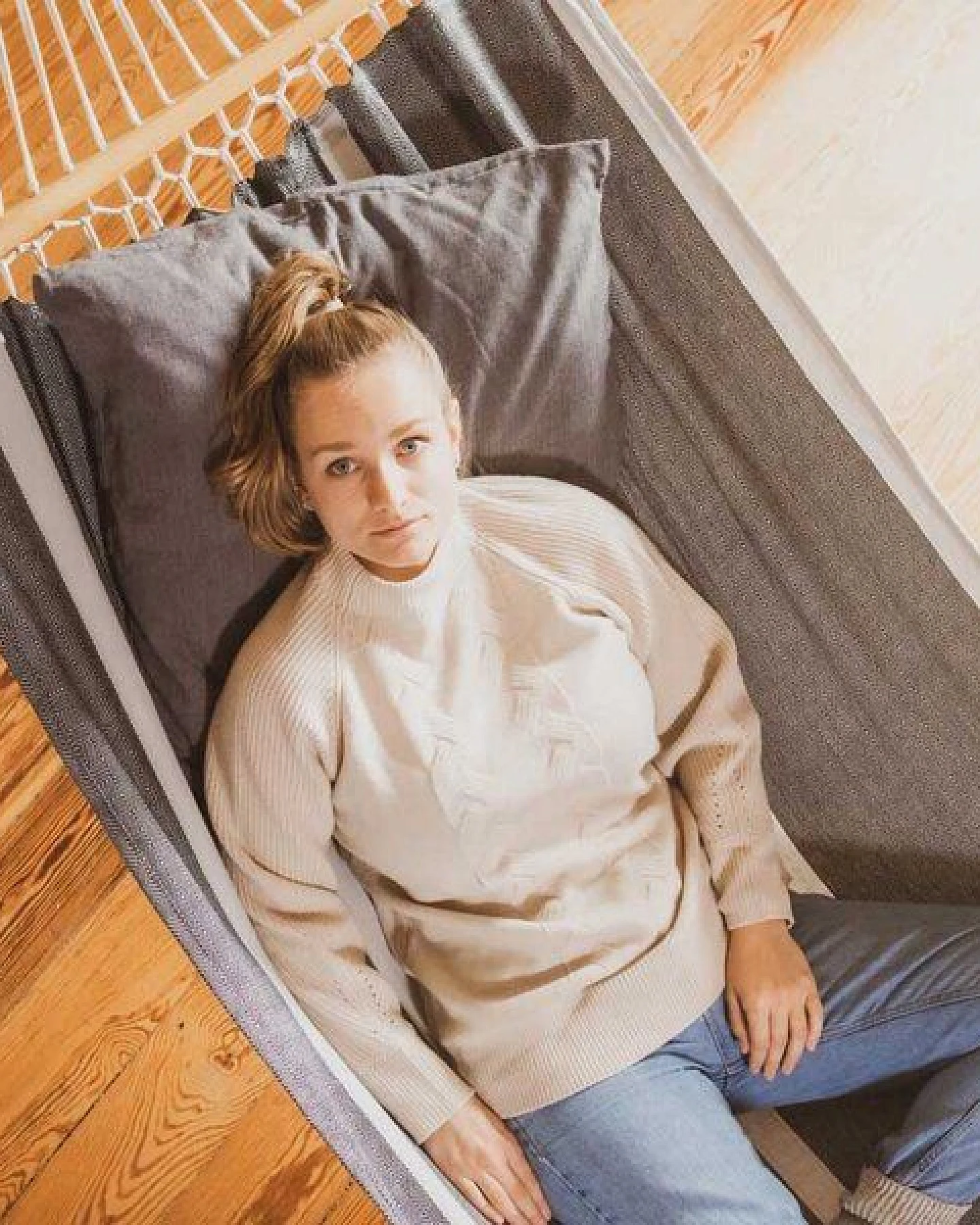 HängemattenGlück Lenja, Hängematte mit Stab aus Bio-Baumwolle, GOTS zertifiziert – Ansicht 2