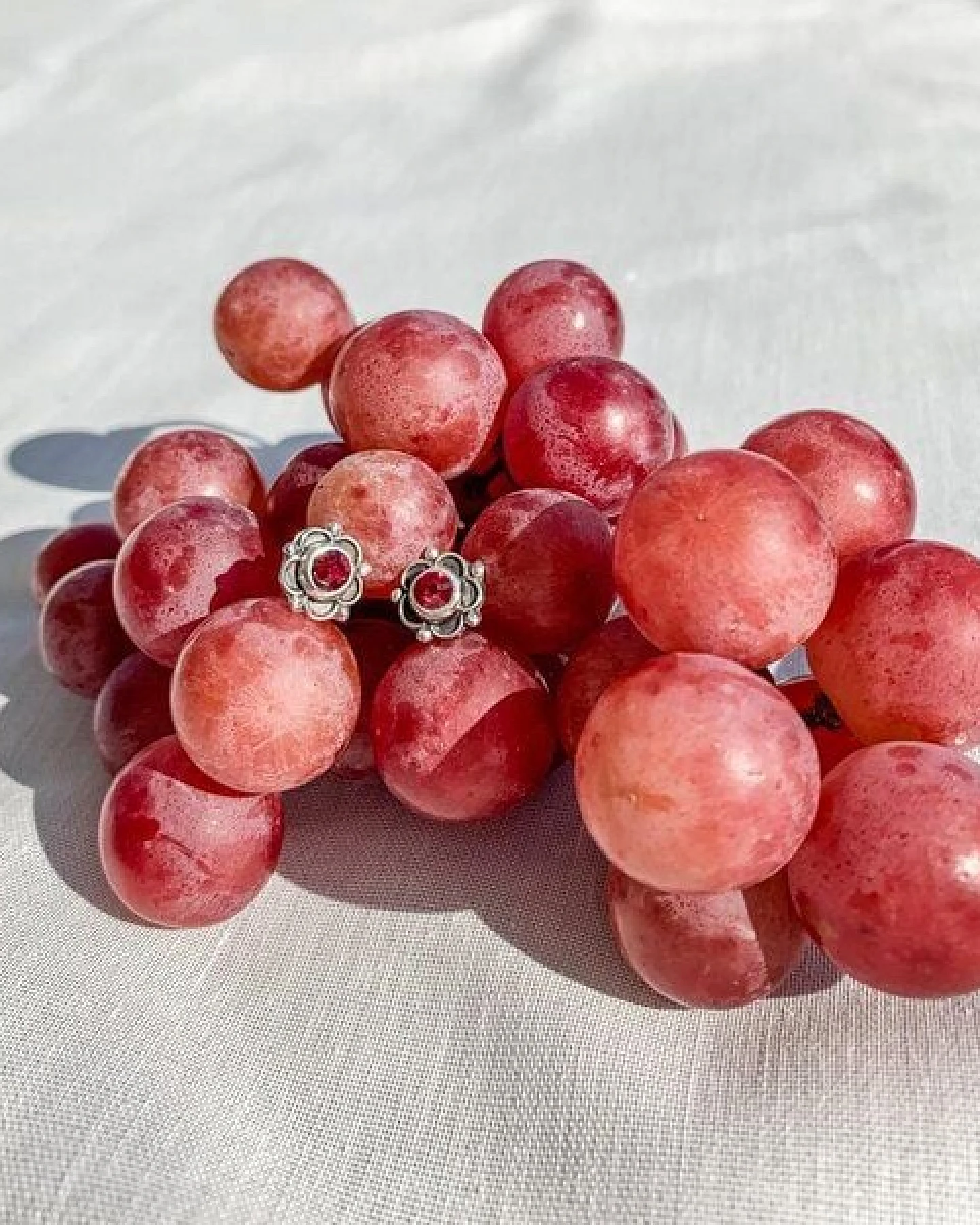 pakilia Silber Ohrstecker Seerose Fair-Trade und handmade – Ansicht 4