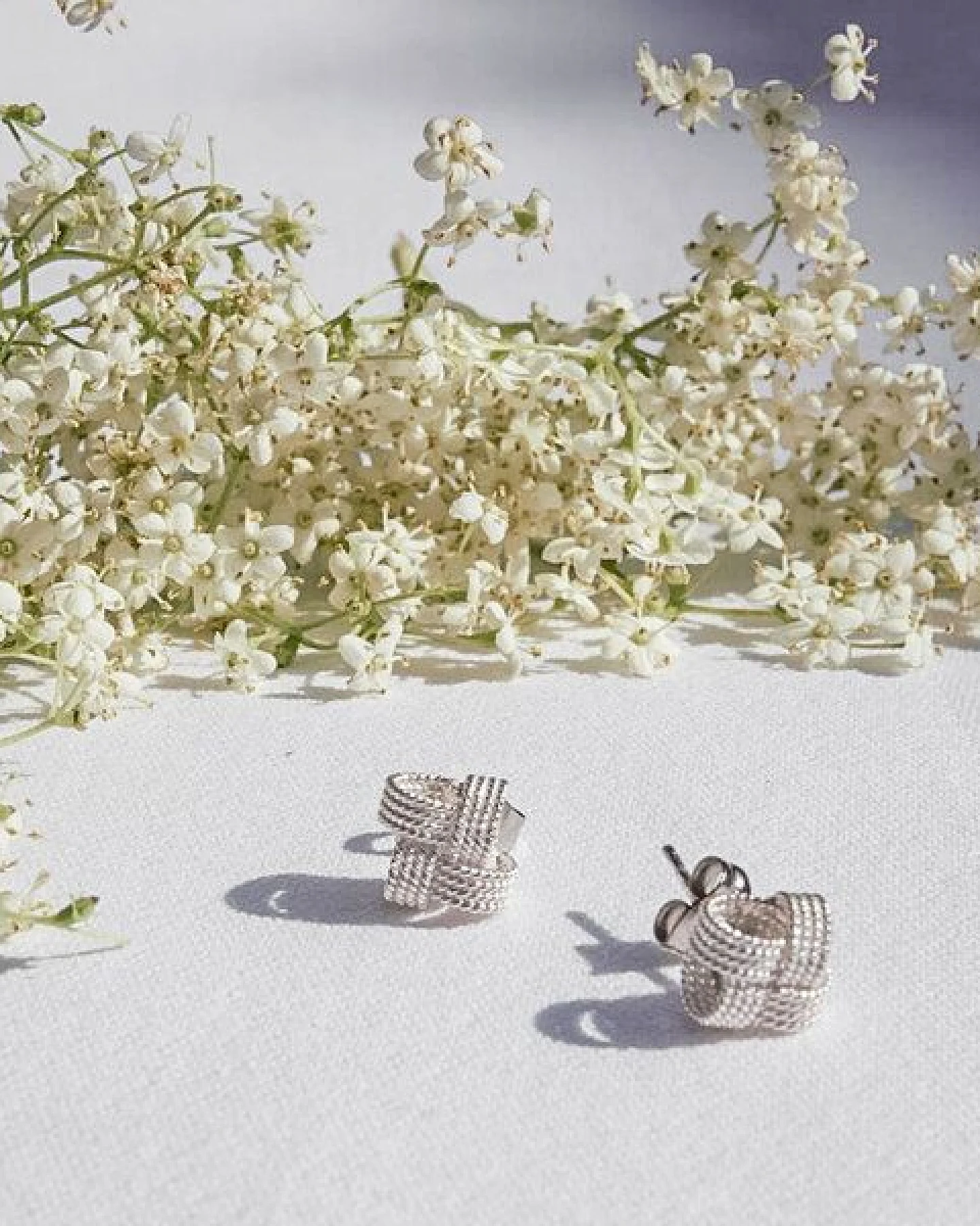 pakilia Silber Ohrstecker Knoten Schleife Fair-Trade und handmade – Ansicht 3
