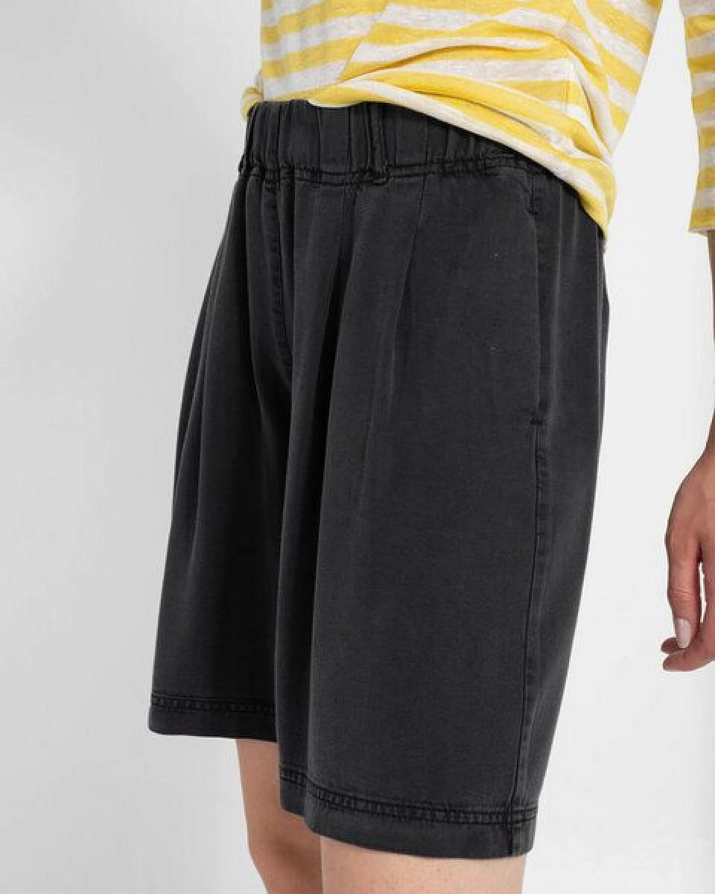 Alma & Lovis Shorts aus Tencel – Ansicht 2