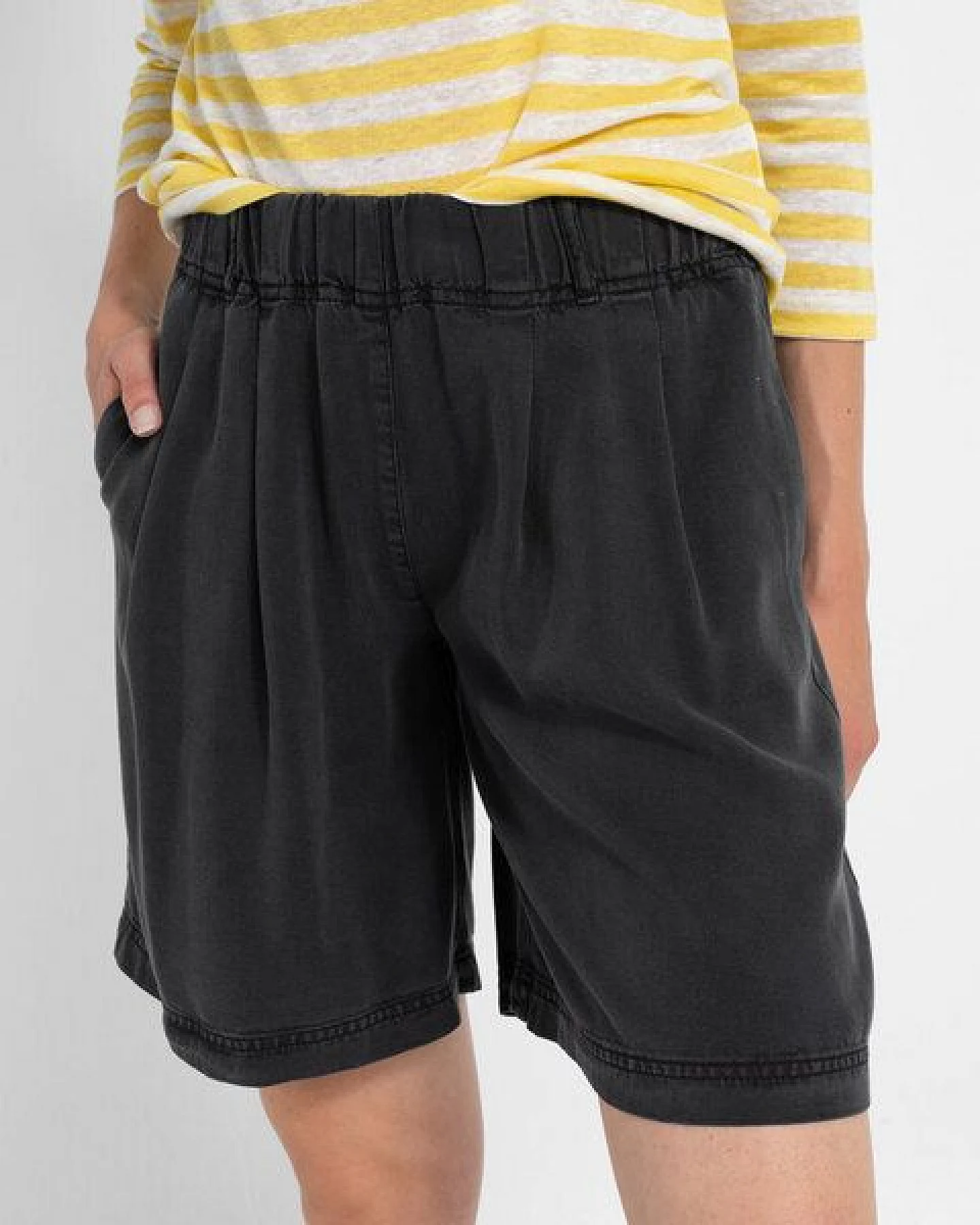 Alma & Lovis Shorts aus Tencel – Ansicht 3
