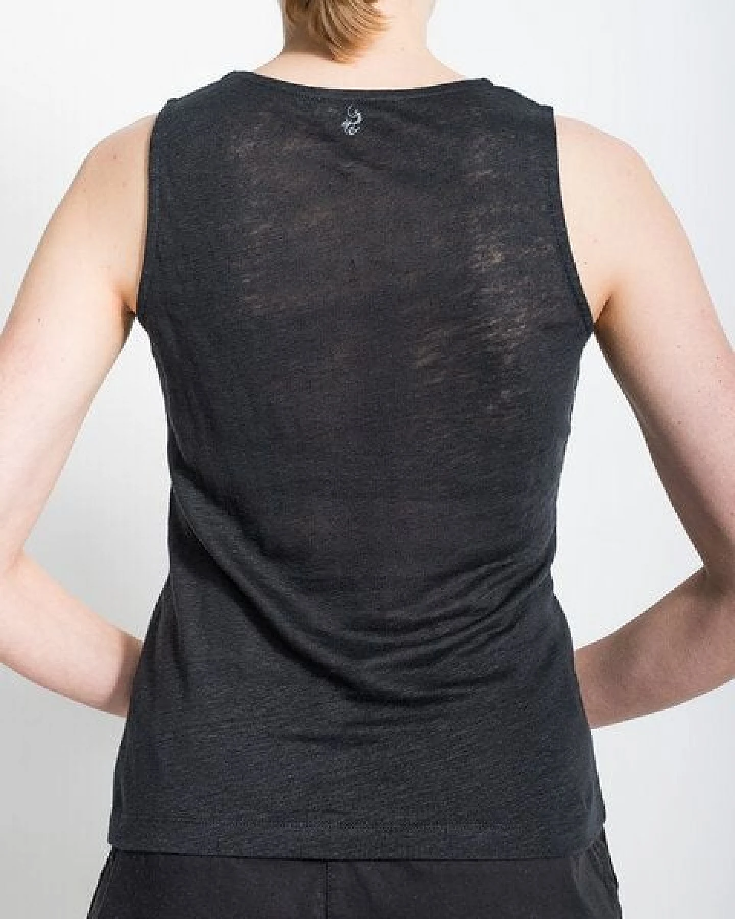 Alma & Lovis Leinentop aus Leinen-Jersey – Ansicht 4