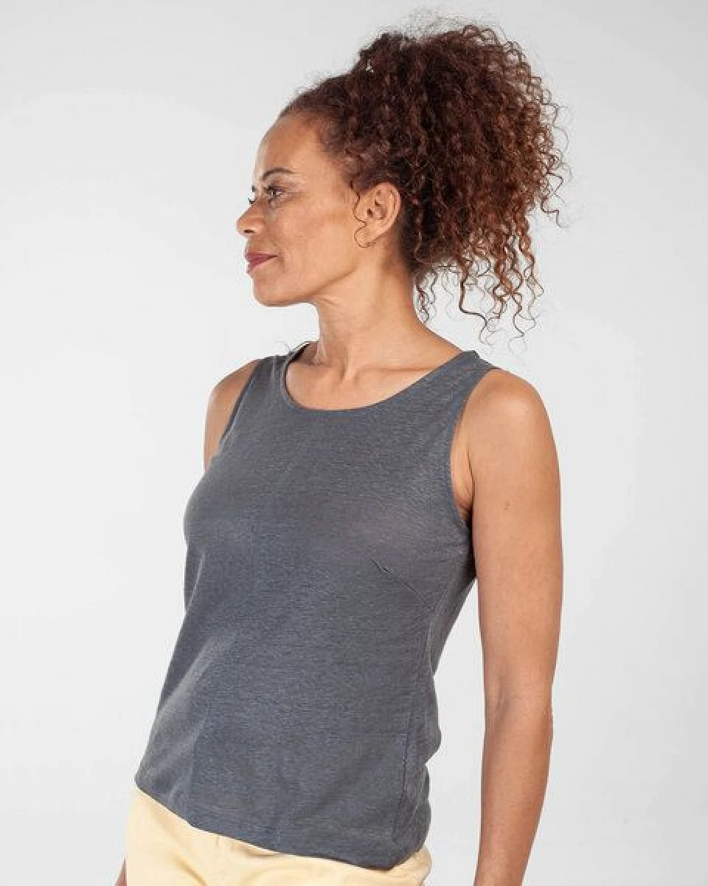 Alma & Lovis Leinentop aus Leinen-Jersey – Ansicht 3