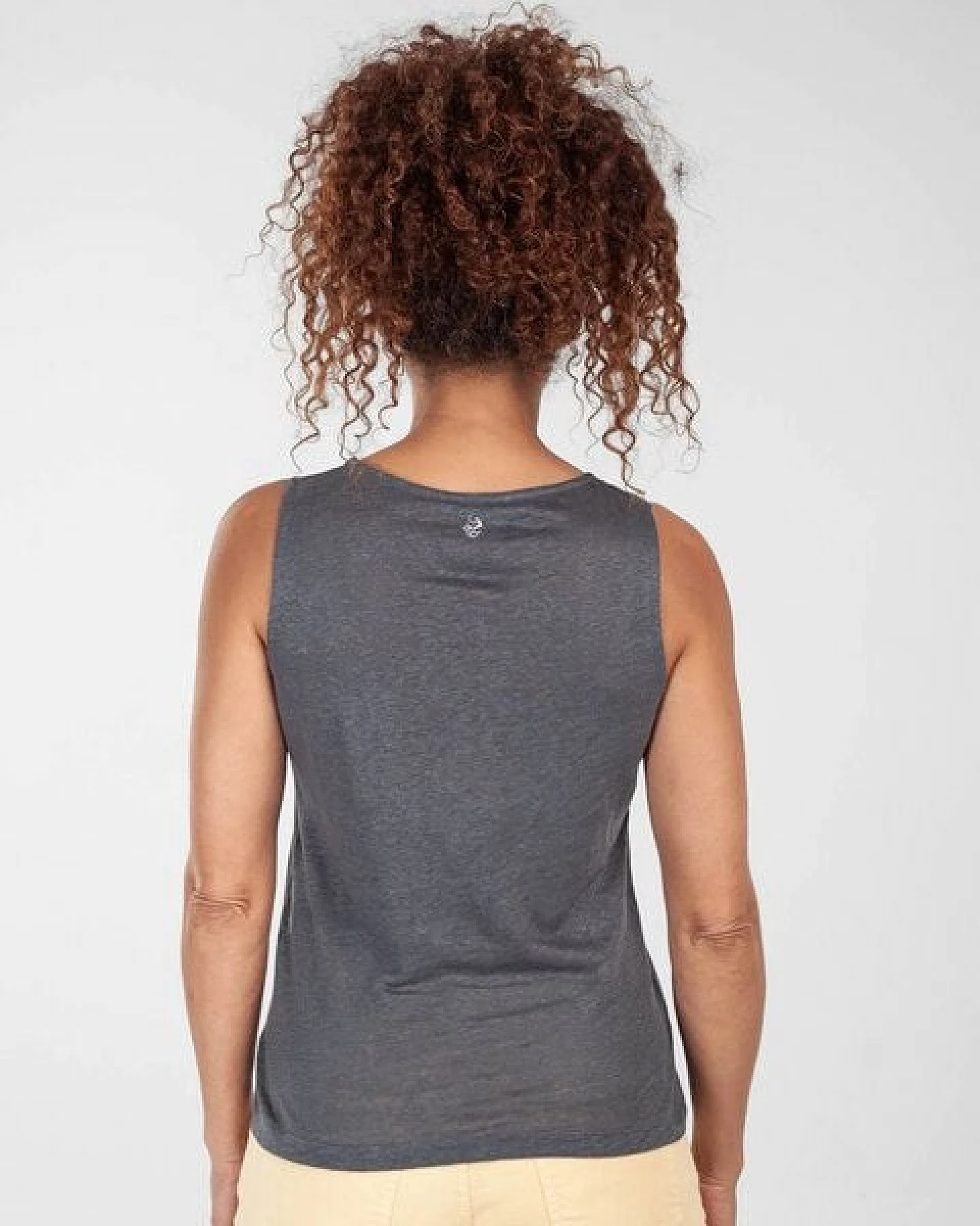 Alma & Lovis Leinentop aus Leinen-Jersey – Ansicht 4