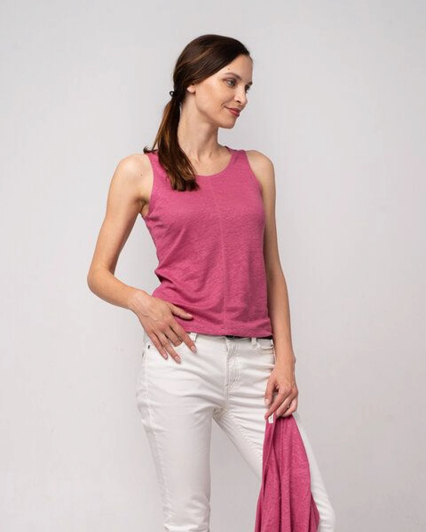 Alma & Lovis Leinentop aus Leinen-Jersey – Ansicht 2