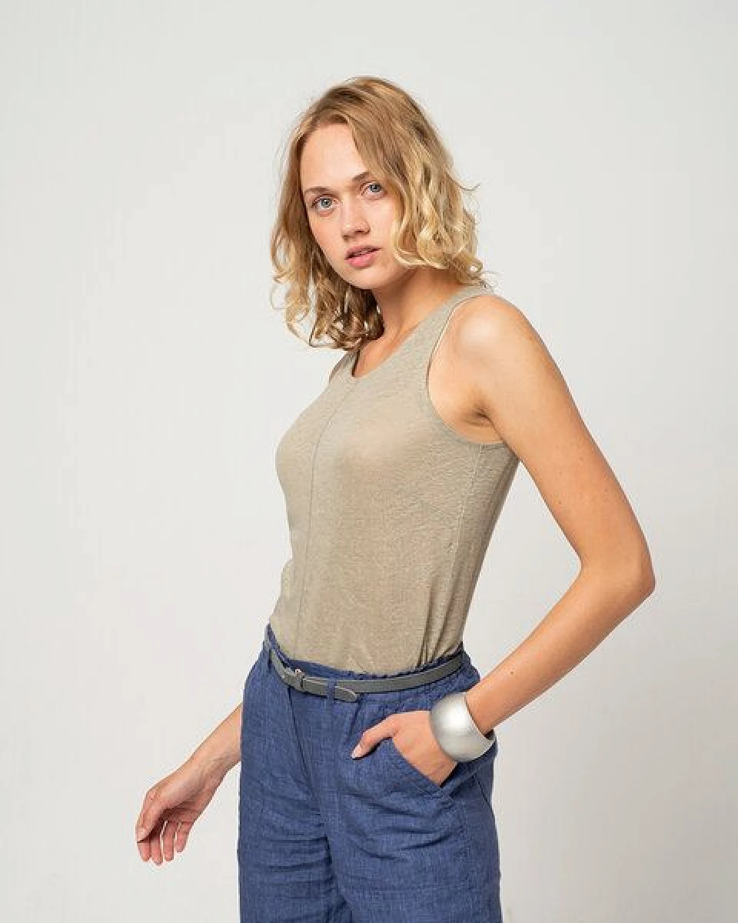 Alma & Lovis Leinentop aus Leinen-Jersey – Ansicht 2