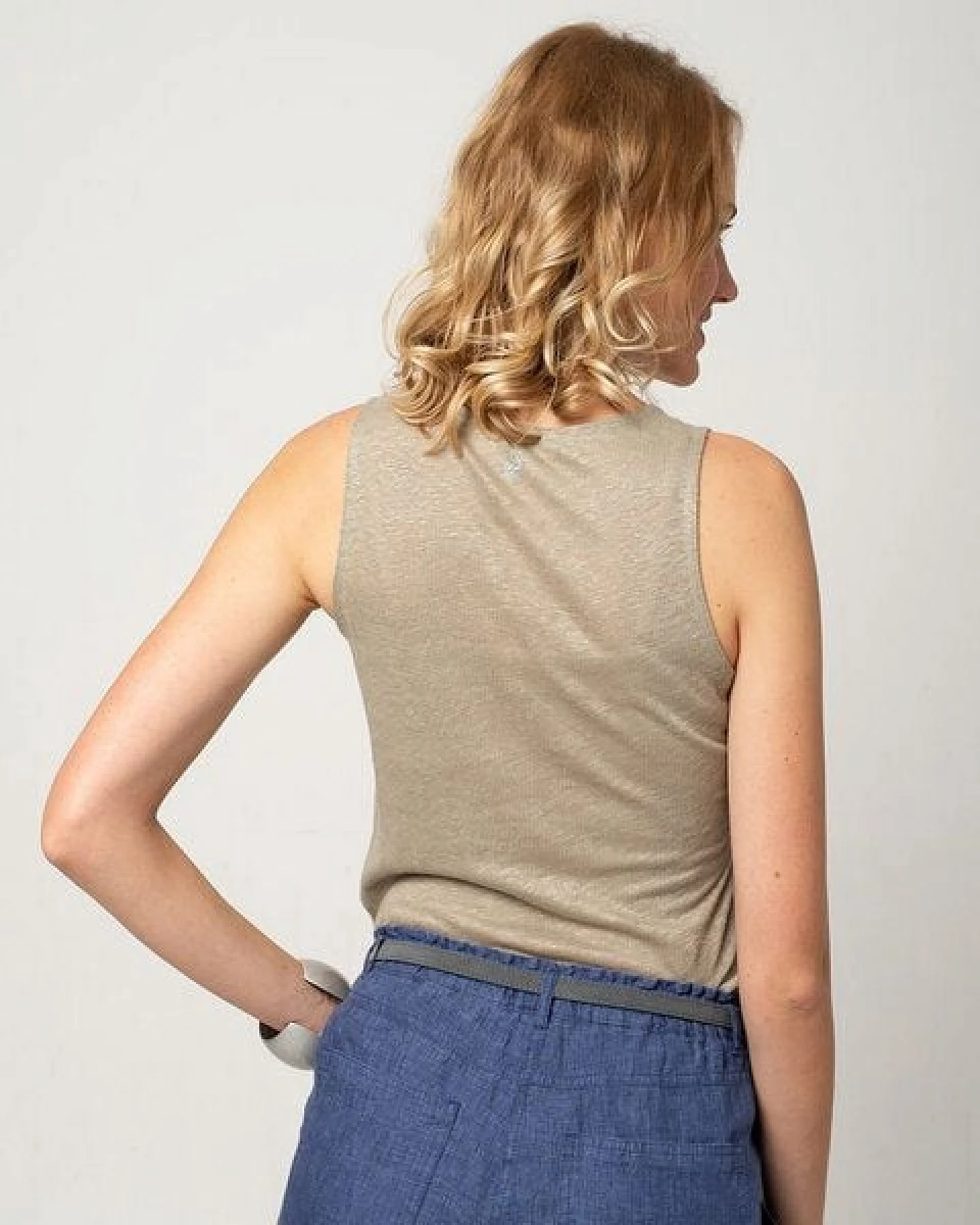 Alma & Lovis Leinentop aus Leinen-Jersey – Ansicht 4