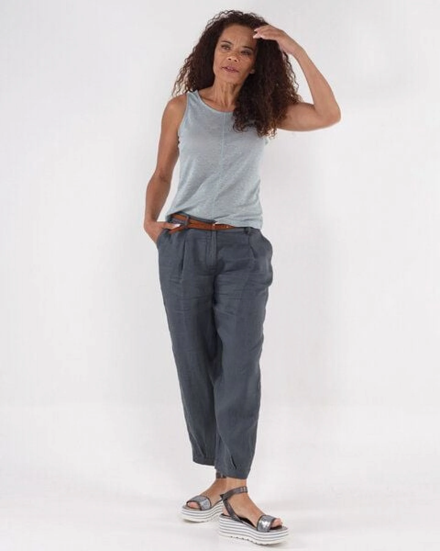 Alma & Lovis Leinentop aus Leinen-Jersey – Ansicht 4