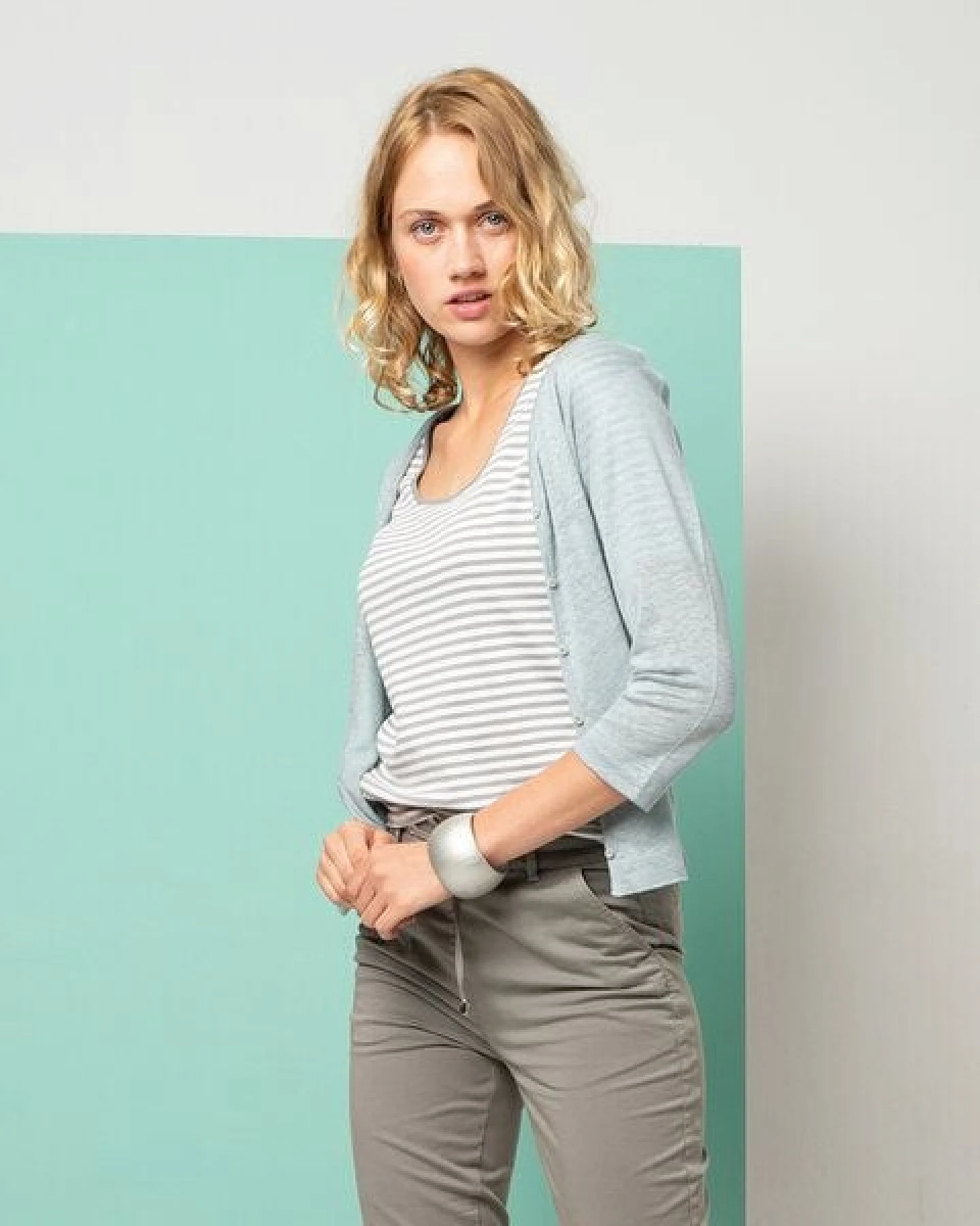 Alma & Lovis Kurzjacke aus Leinen – Ansicht 2