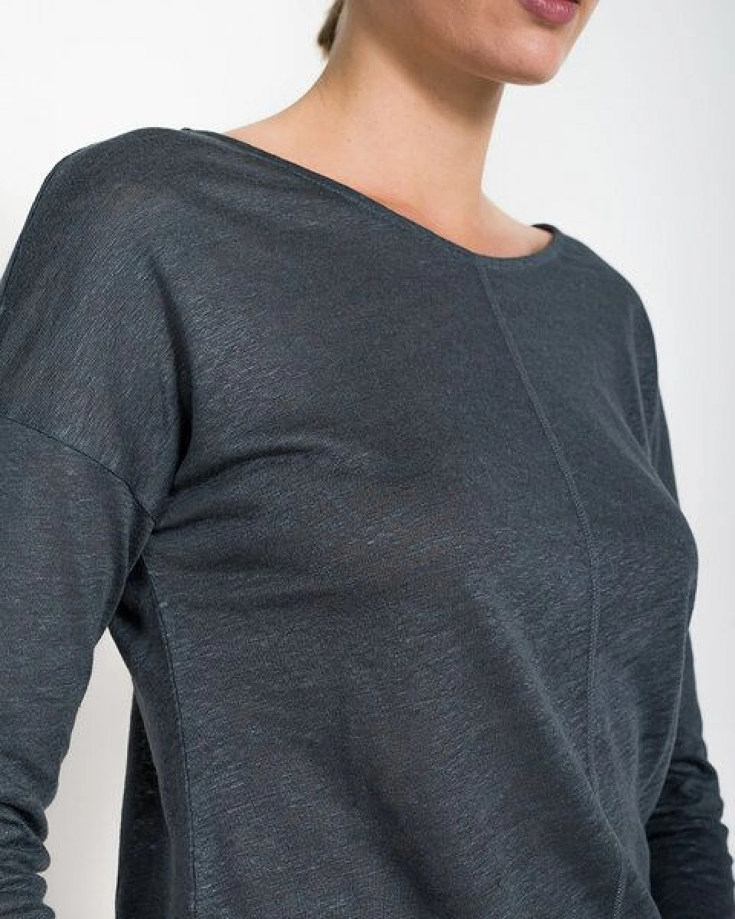 Alma & Lovis Sommer Leinenshirt aus Leinen-Jersey – Ansicht 2
