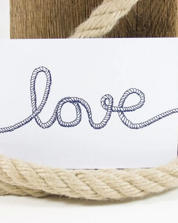 Bow & Hummingbird Postkarte Love