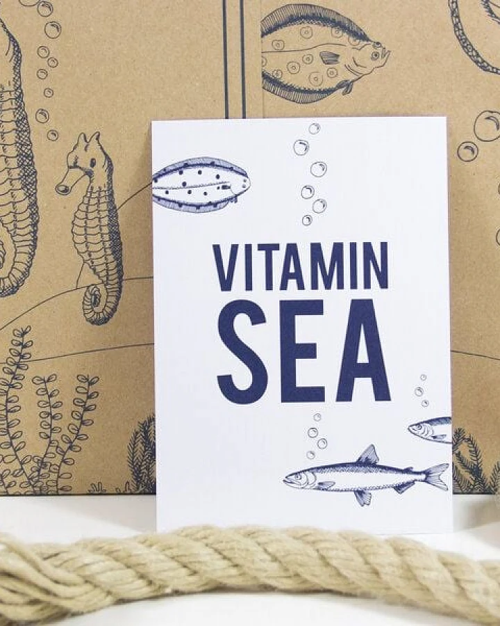 Bow & Hummingbird Postkarte Vitamin Sea