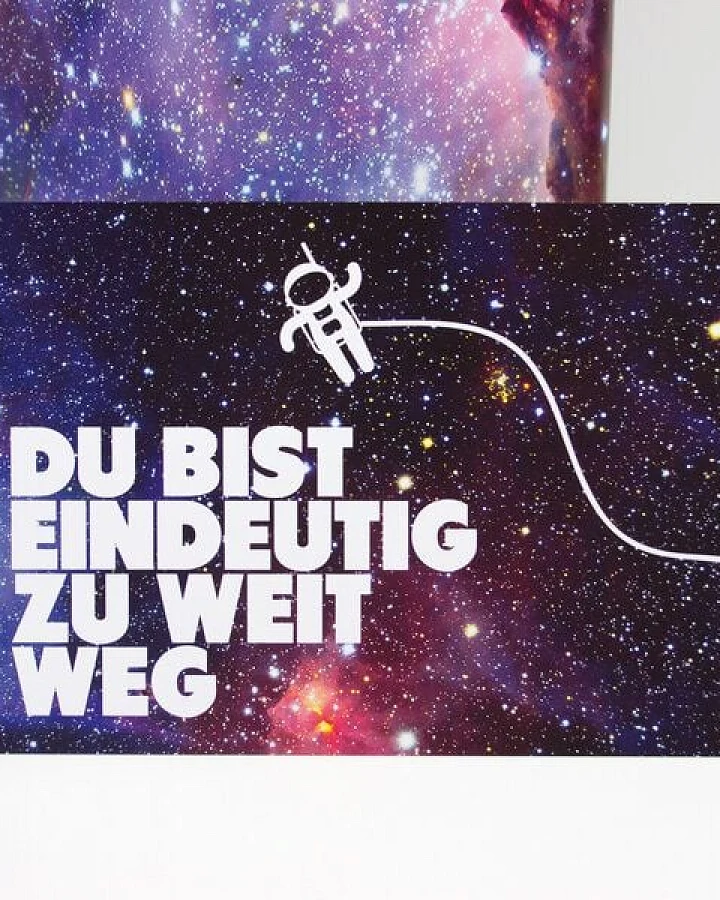 Bow & Hummingbird Postkarte "Zu weit weg"