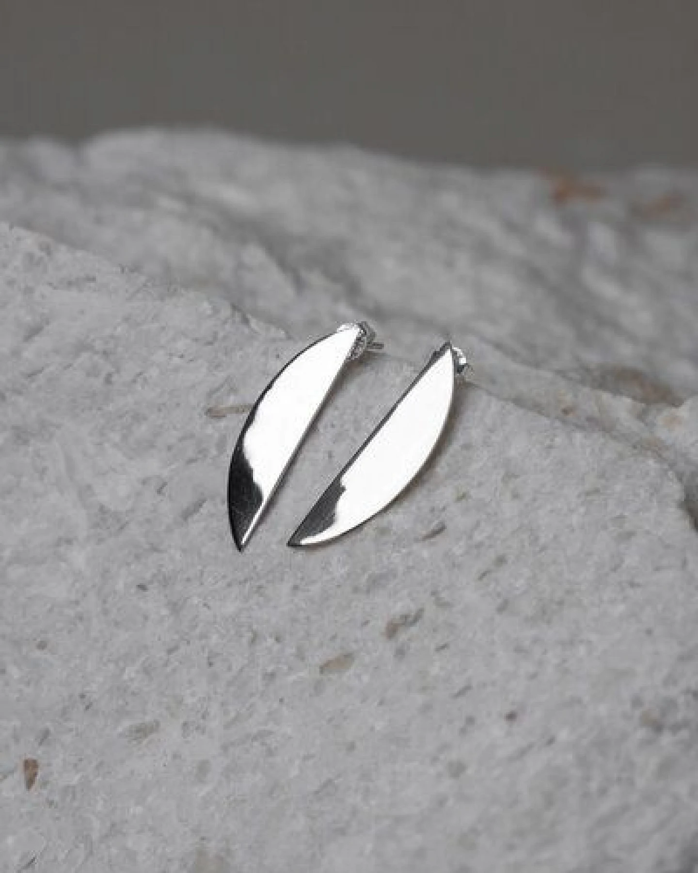 Jyoti - Fair Works Ohrstecker Nuukela Messing/ Silber – Ansicht 2