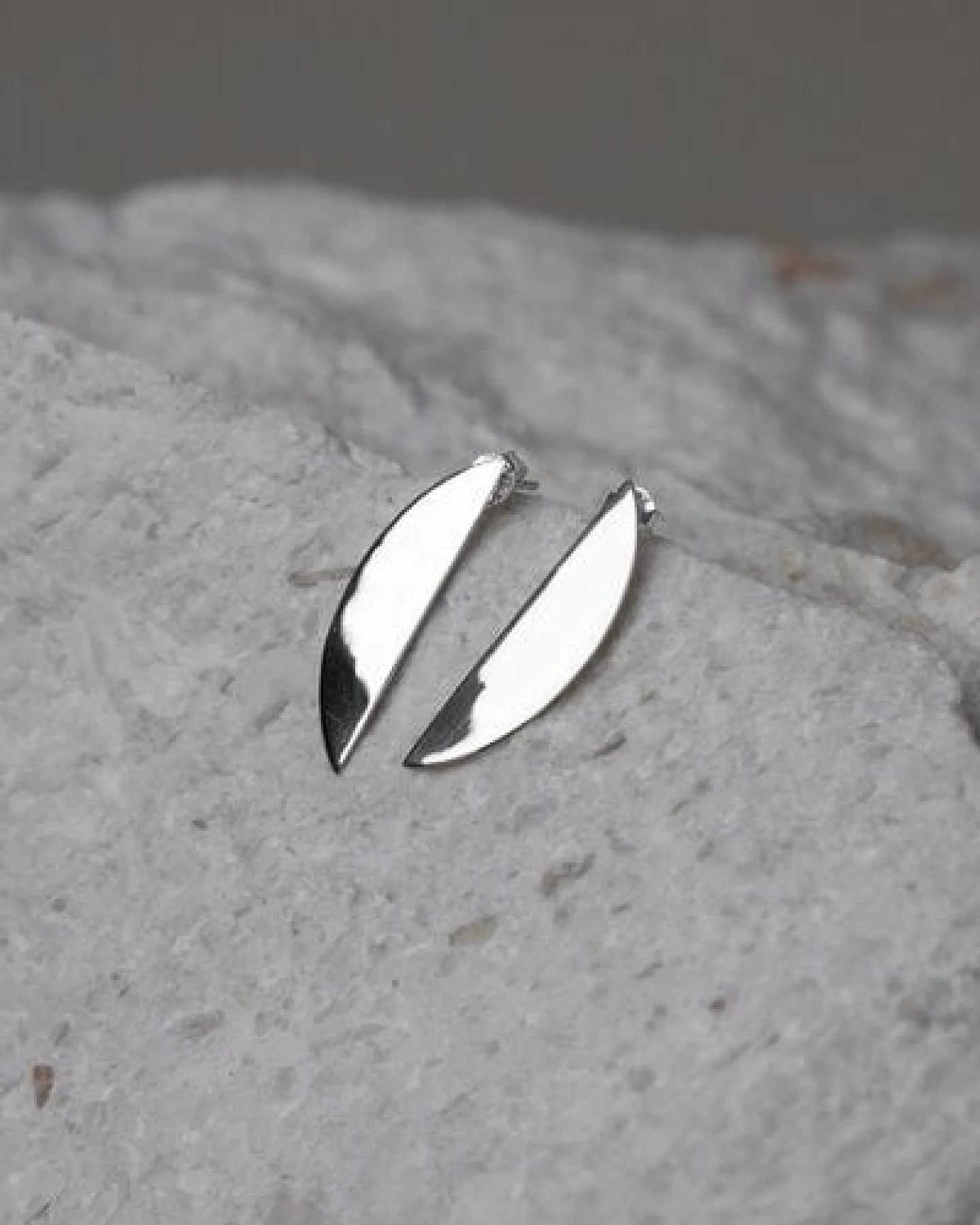 Jyoti - Fair Works Ohrstecker Nuukela Messing/ Silber – Ansicht 2