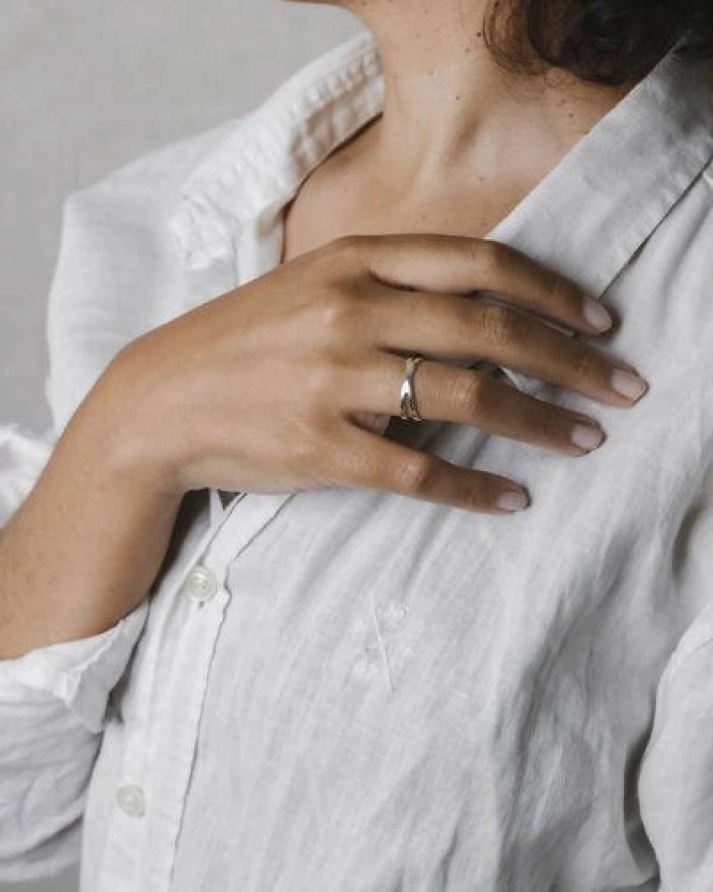 Jyoti - Fair Works Ring Karana Messing/ Silber – Ansicht 4