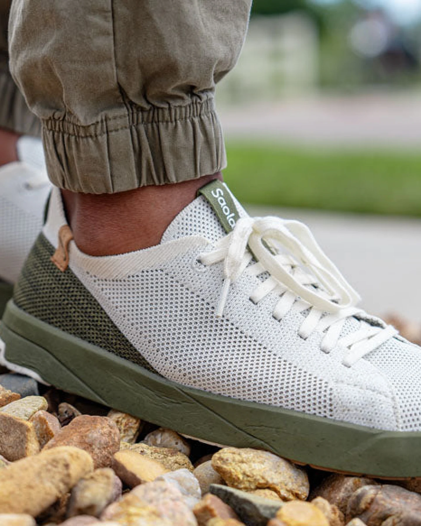 SAOLA Herren vegan Sneaker Herren Cannon Knit 2.0 Weiß / Burnt Olive – Ansicht 2