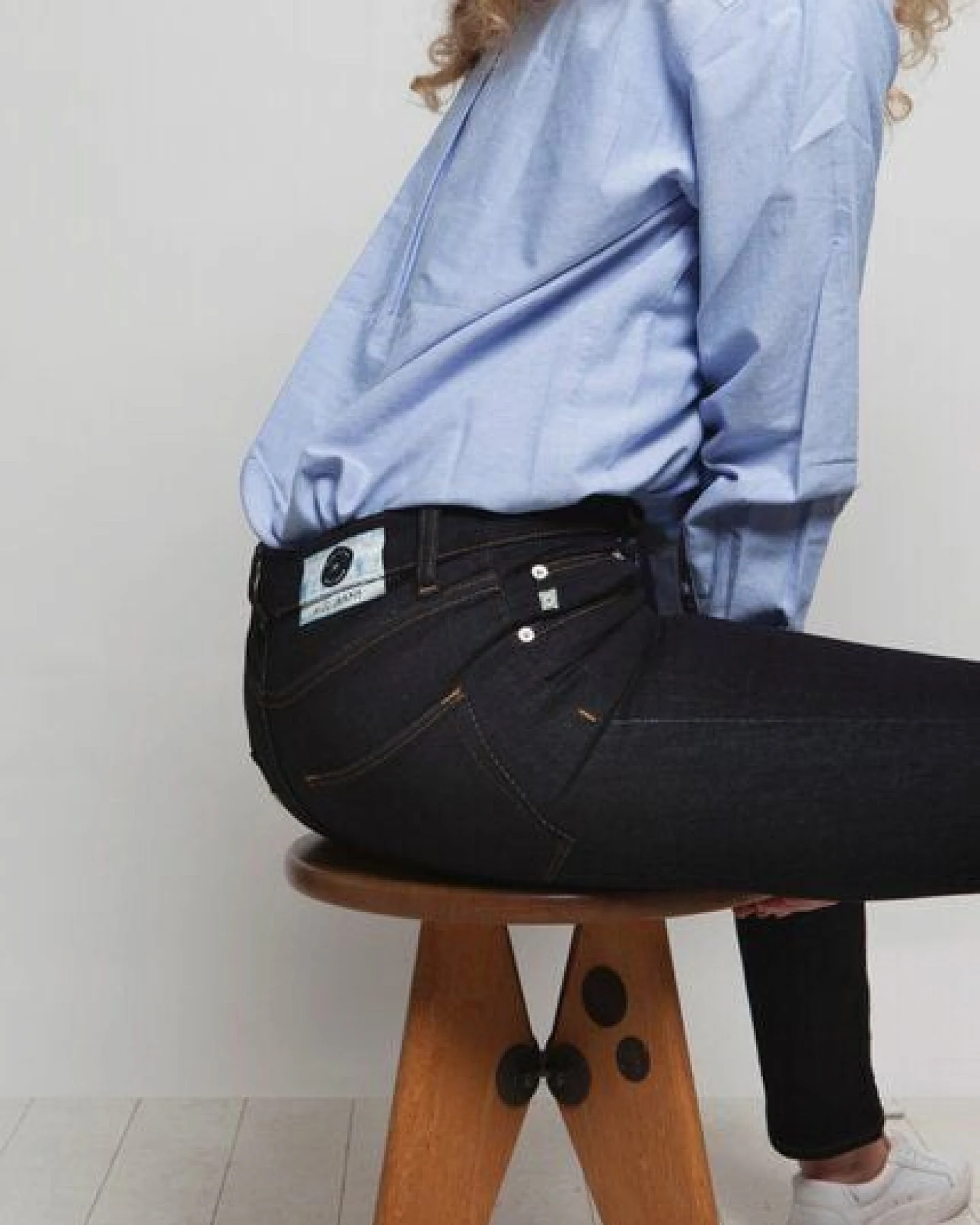 MUD Jeans Jeans Straight Fit - Swan - Strong Blue – Ansicht 4