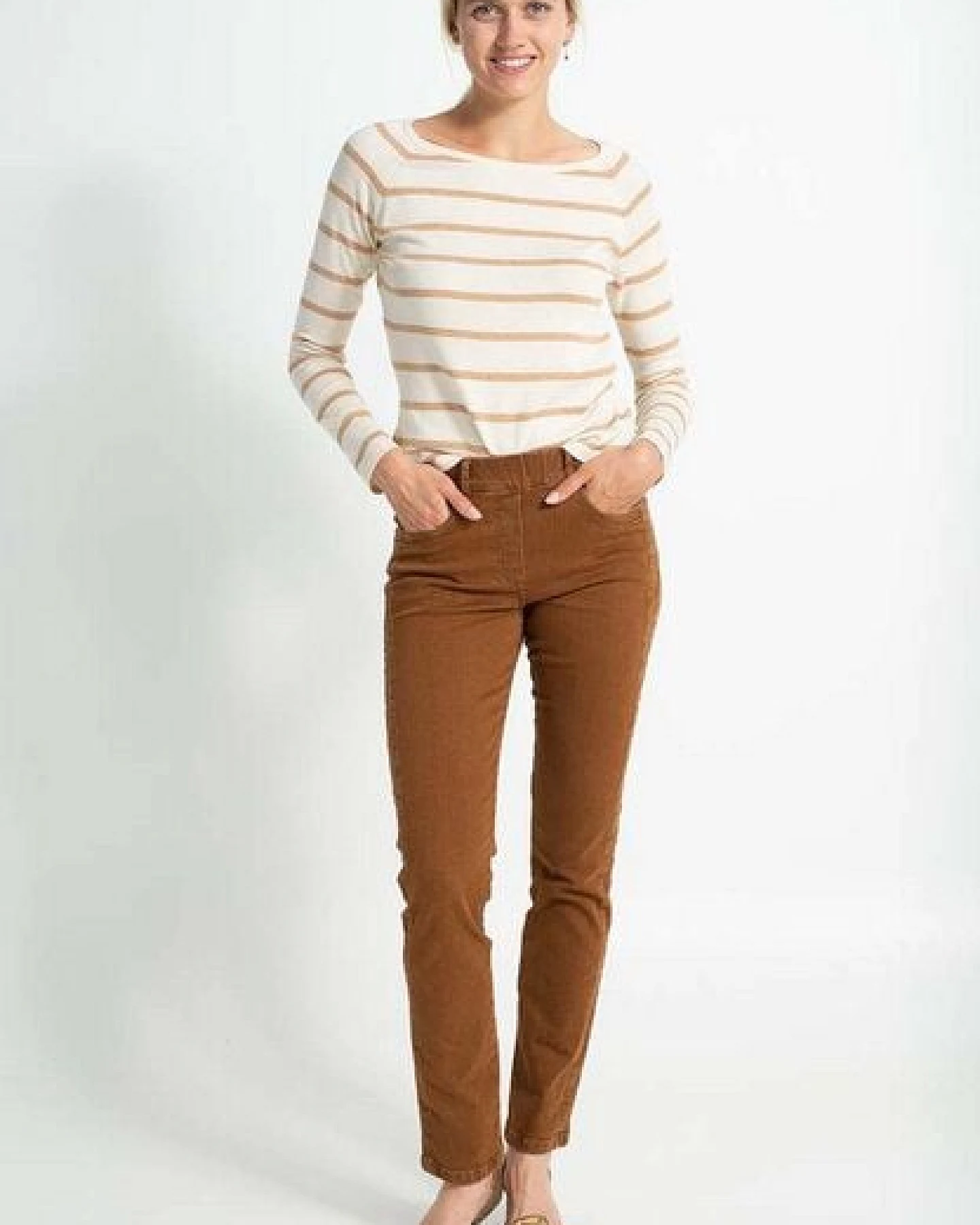 Alma & Lovis Pullover aus farbig gewachsener Bio-Baumwolle – Ansicht 2