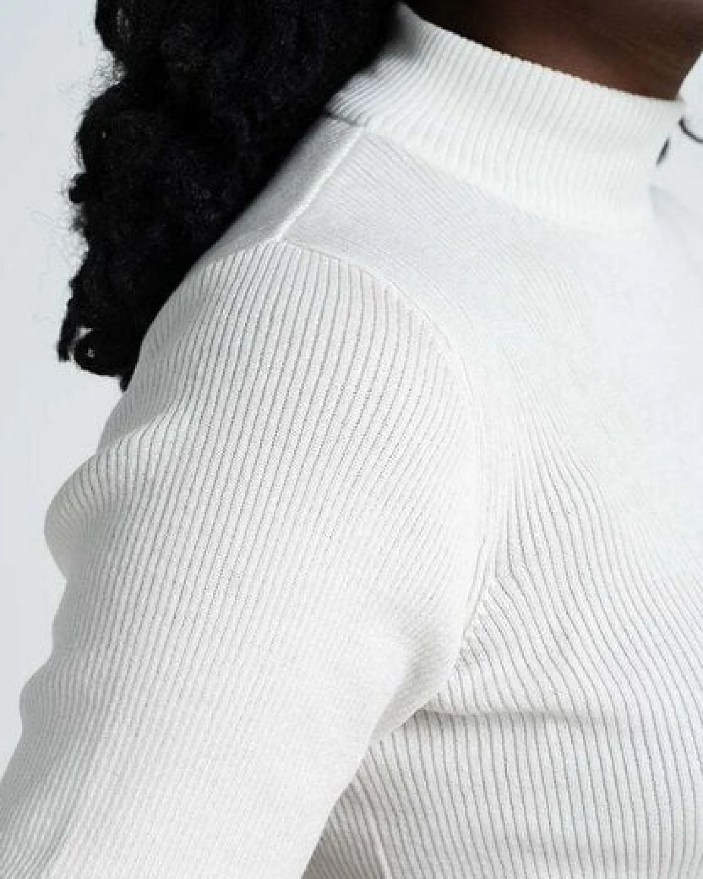 Alma & Lovis Rollkragen-Pullover aus Bio-Baumwolle – Ansicht 4