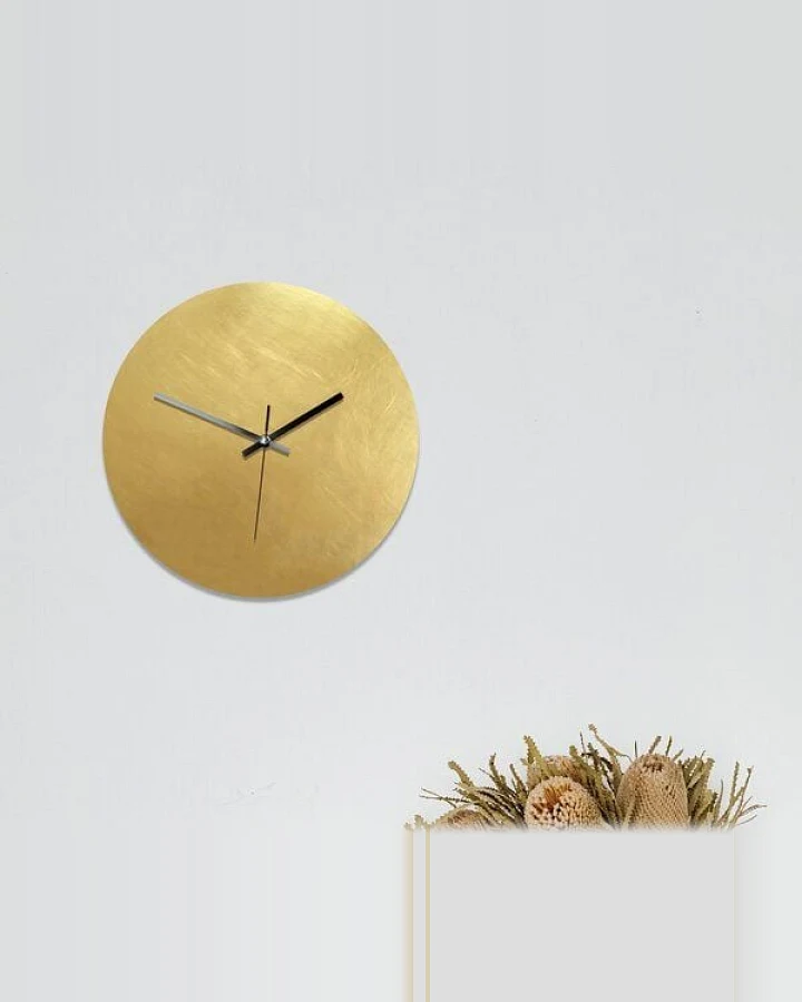 Calvill Lautlose Wanduhr aus reinem Messing