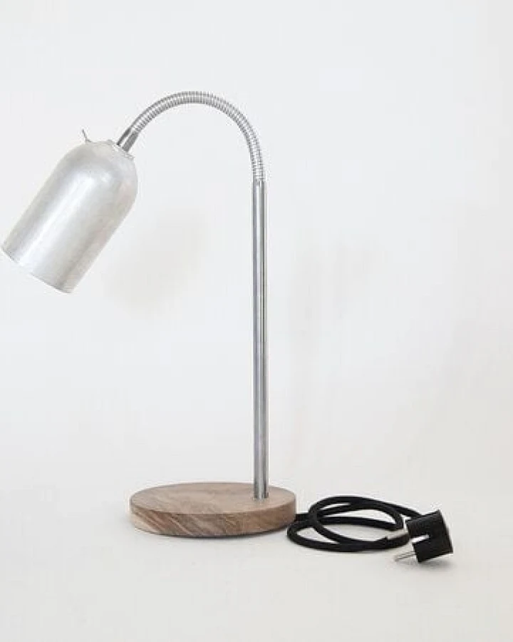 werkvoll by Lena Peter Upcycling Feuerlöscher Schreibtischleuchte FIRELIGHT