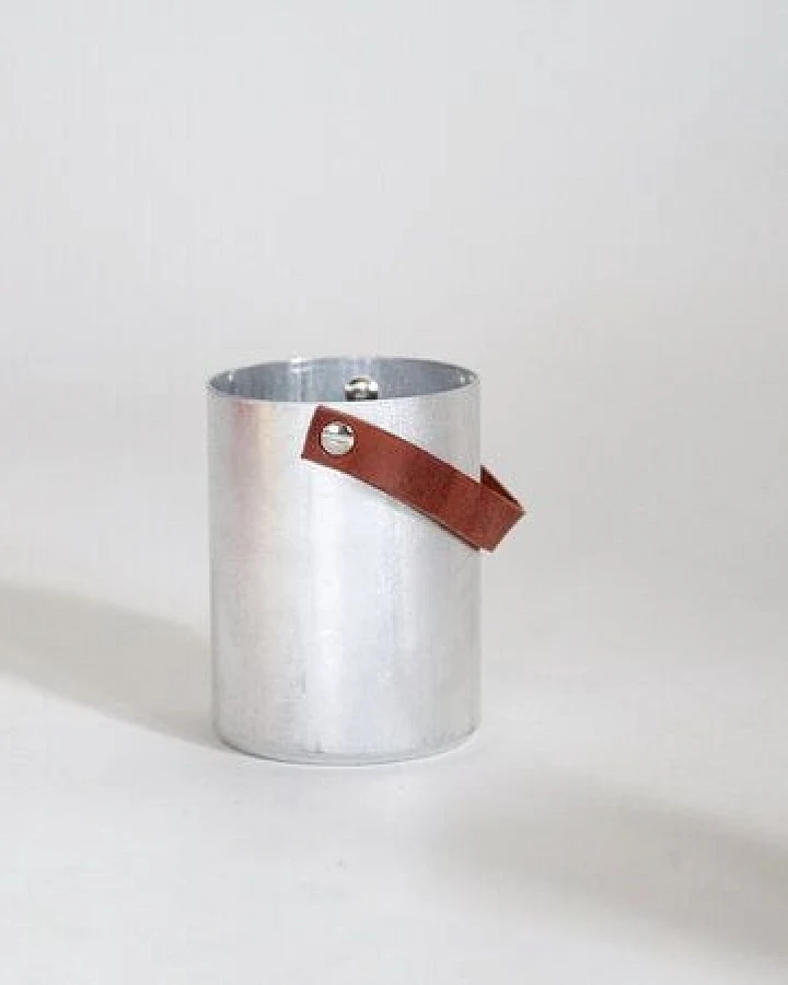 werkvoll by Lena Peter Recycling Feuerlöscher Henkeldose FIRE