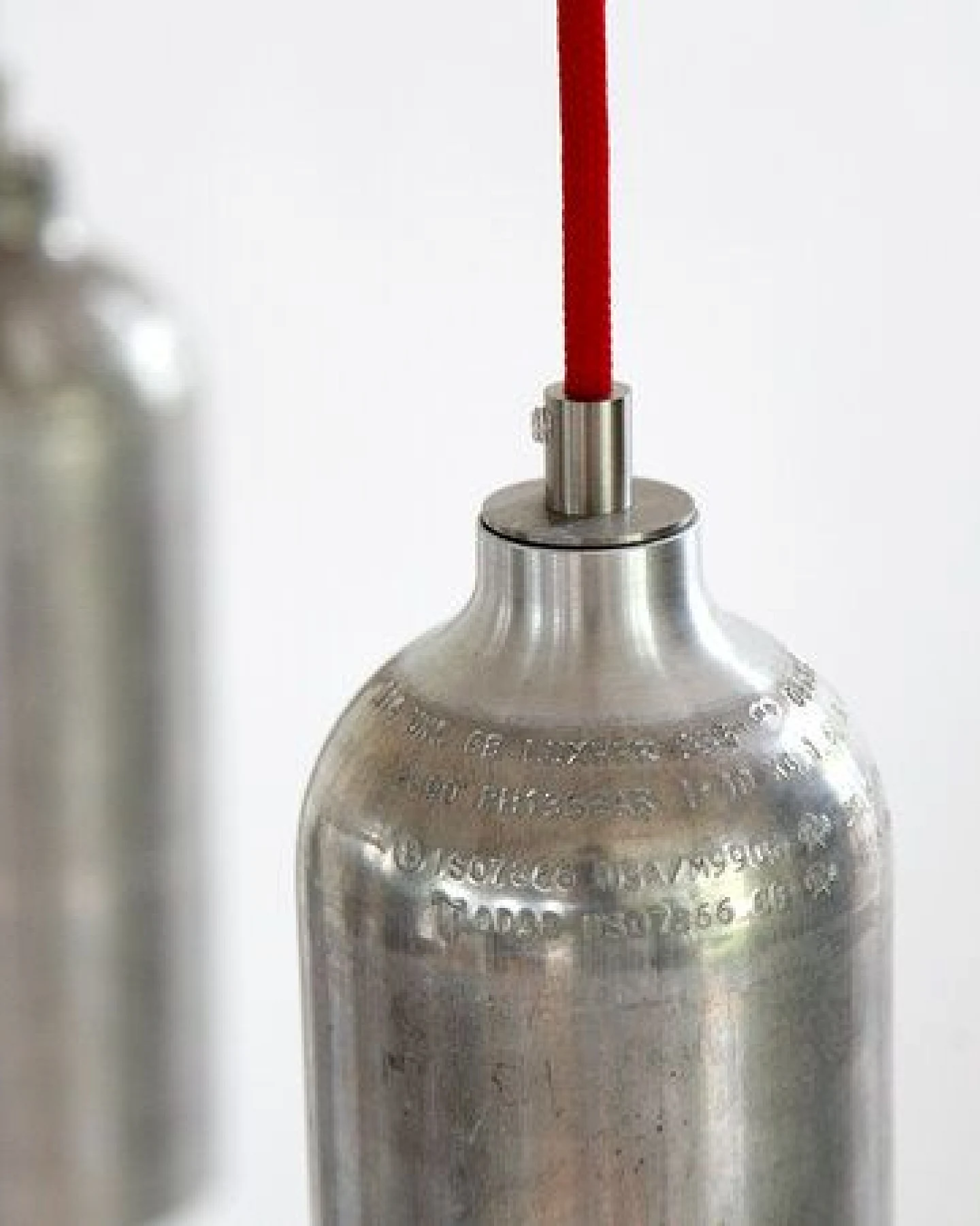 werkvoll by Lena Peter Recycling Gasflaschen - Hängleuchte FIRELIGHT silber – Ansicht 2