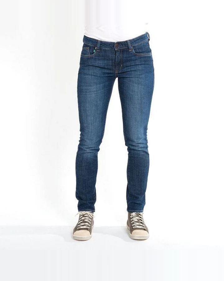 fairjeans schmale Jeans SLIMMY WAVES, mit mittelhohem Bund und Waschung, aus Bio-Baumwolle
