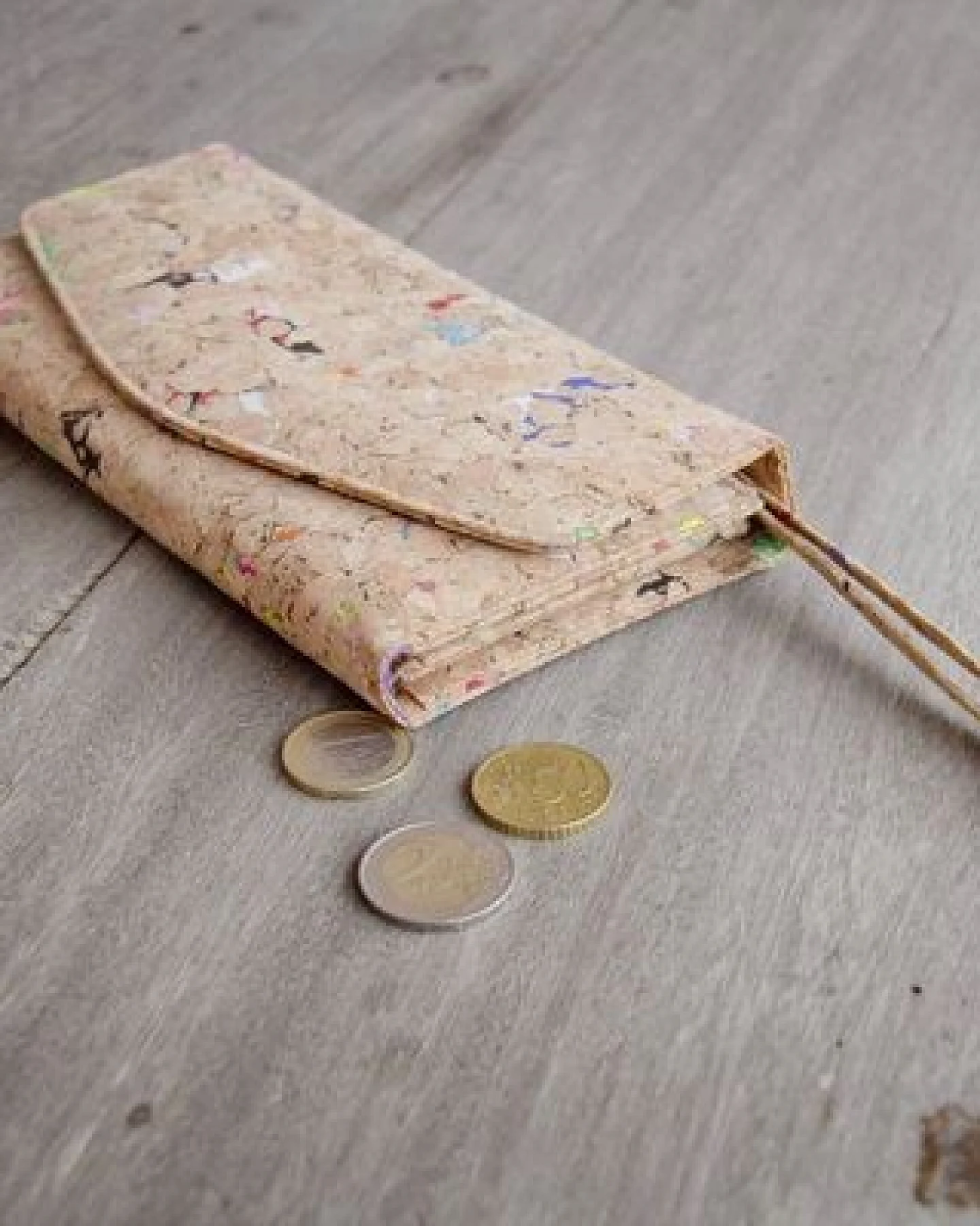 BY COPALA Portemonnaie - Vegan, Brieftasche aus Recycling-Kork Bunt – Ansicht 3