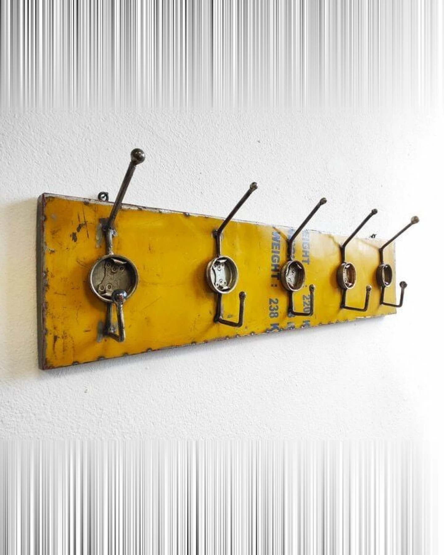 Moogoo Creative Africa Garderobe -5 Haken- recycelte Ölfässer - Post-Oil Upcycling – Ansicht 4