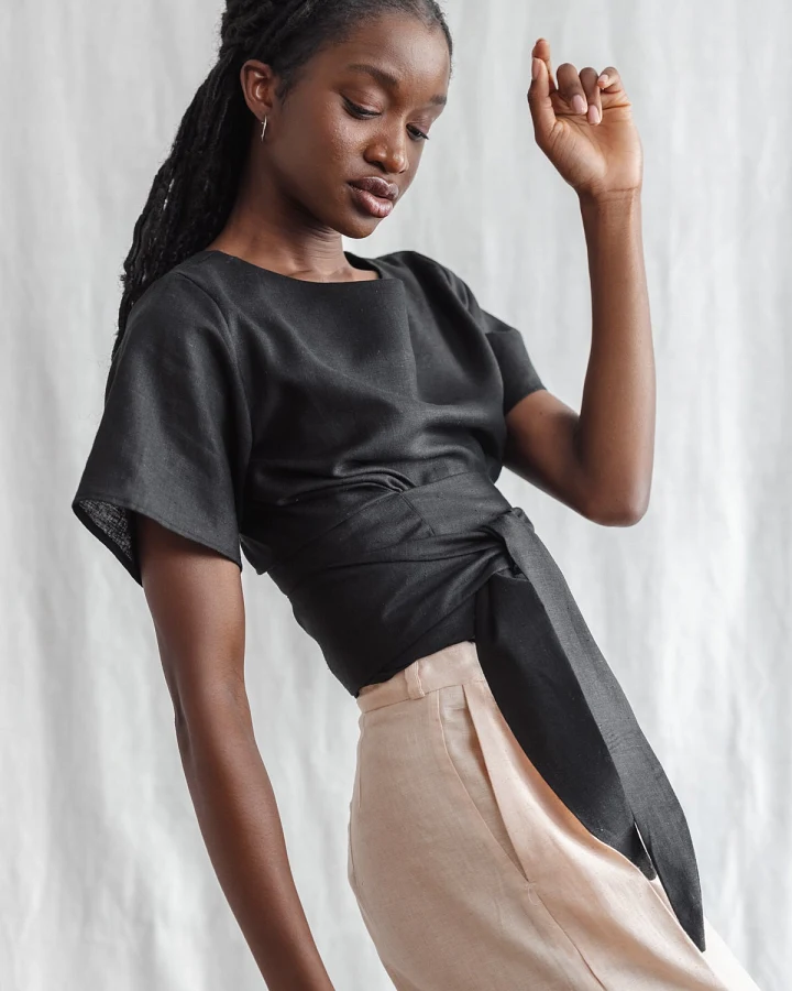 Jyoti Fair Works Damen vegan Wickelhemd Amaranth Schwarz